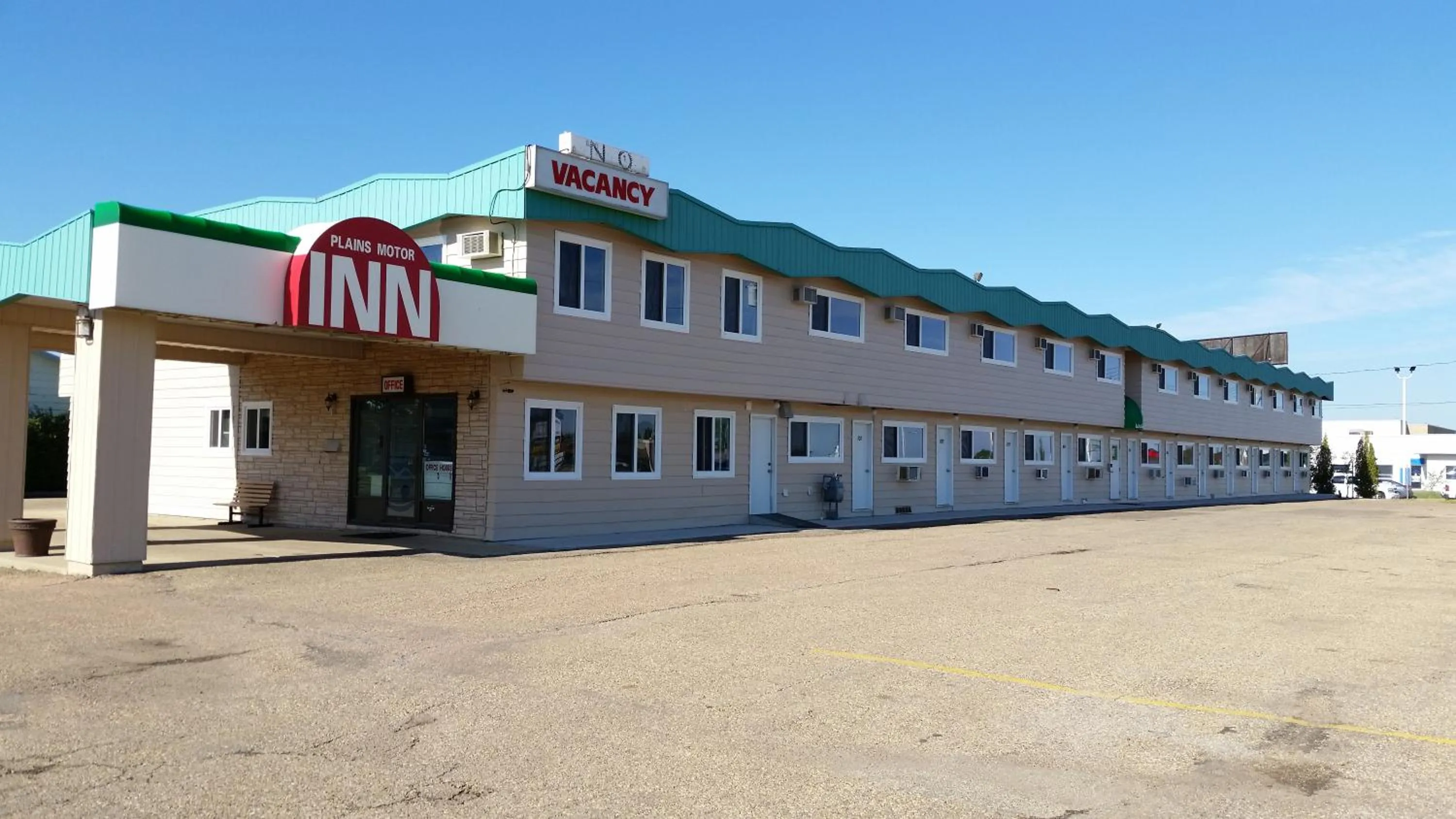Property building in Plains Motor Inn
