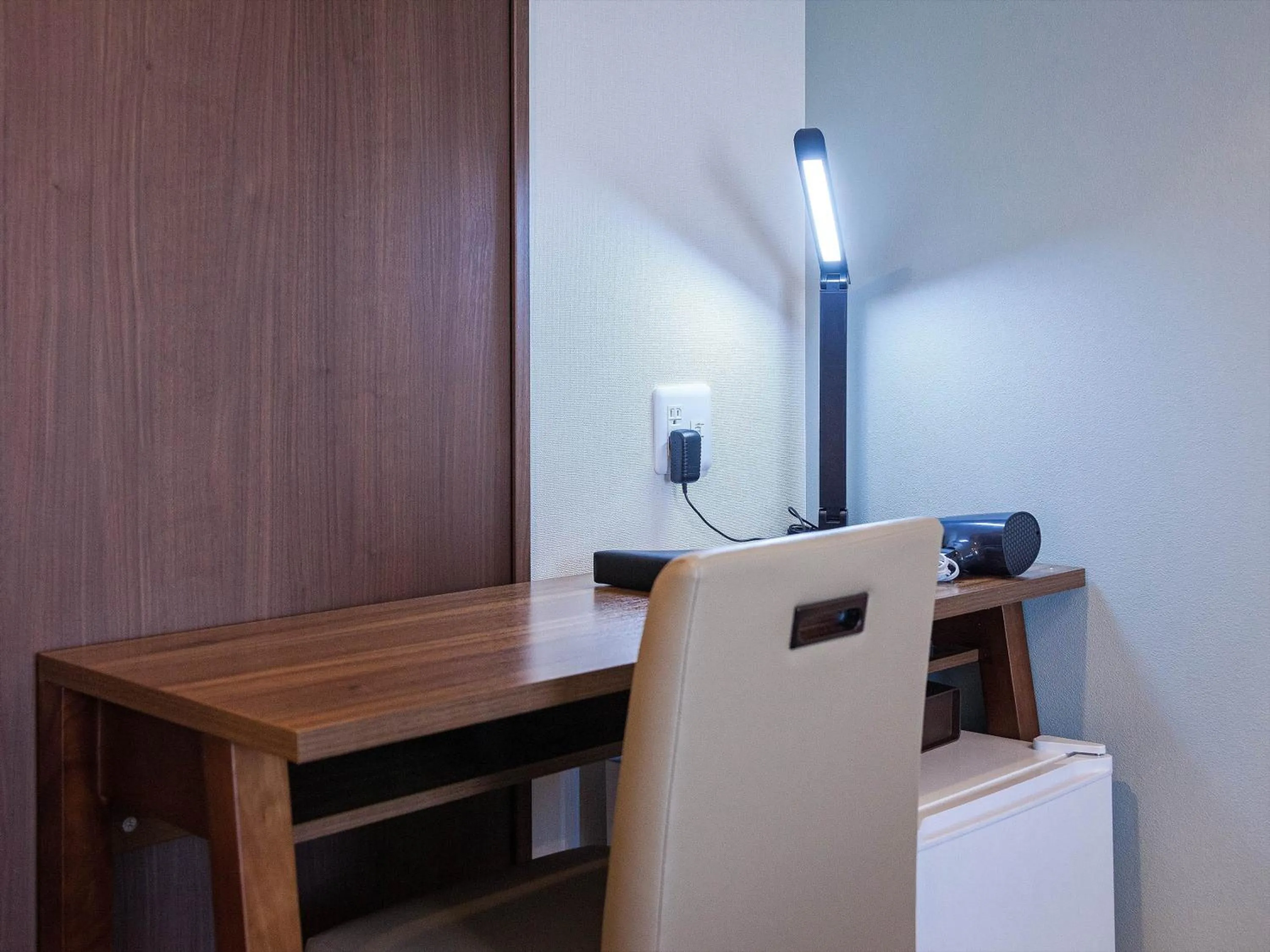 Living Inn Asahibashiekimae Premier