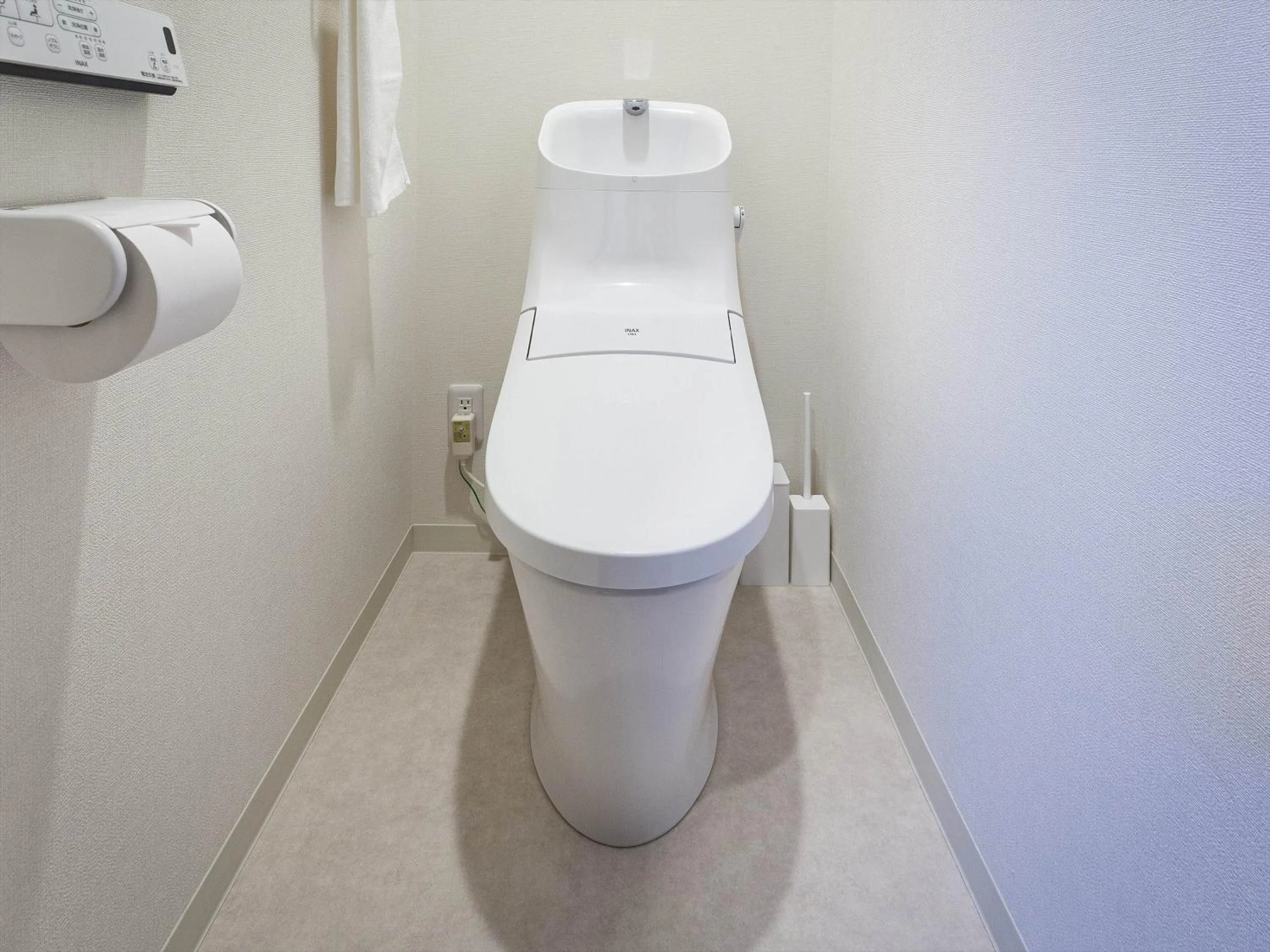 Living Inn Asahibashiekimae Premier