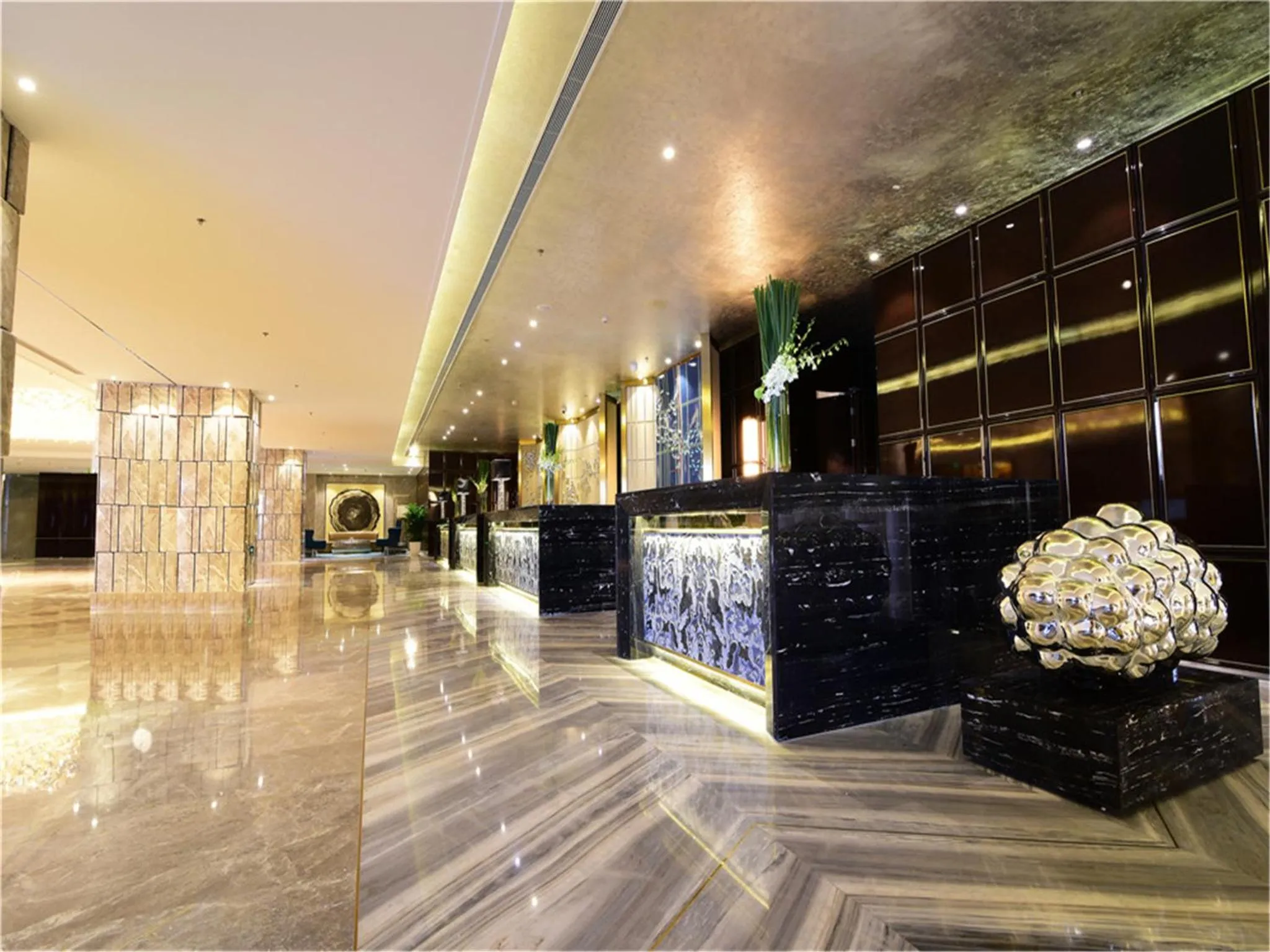 Lobby or reception in Tylfull Hotel