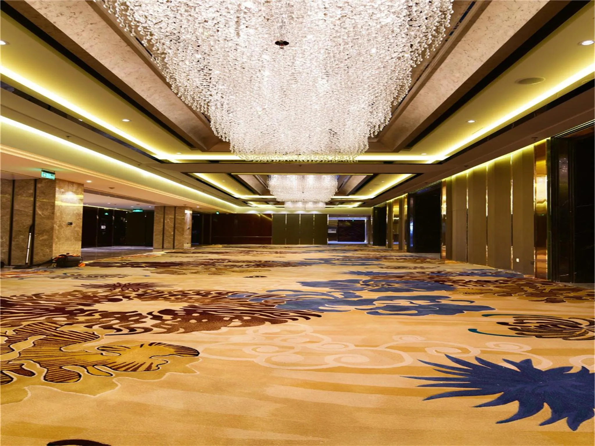 Lobby or reception in Tylfull Hotel