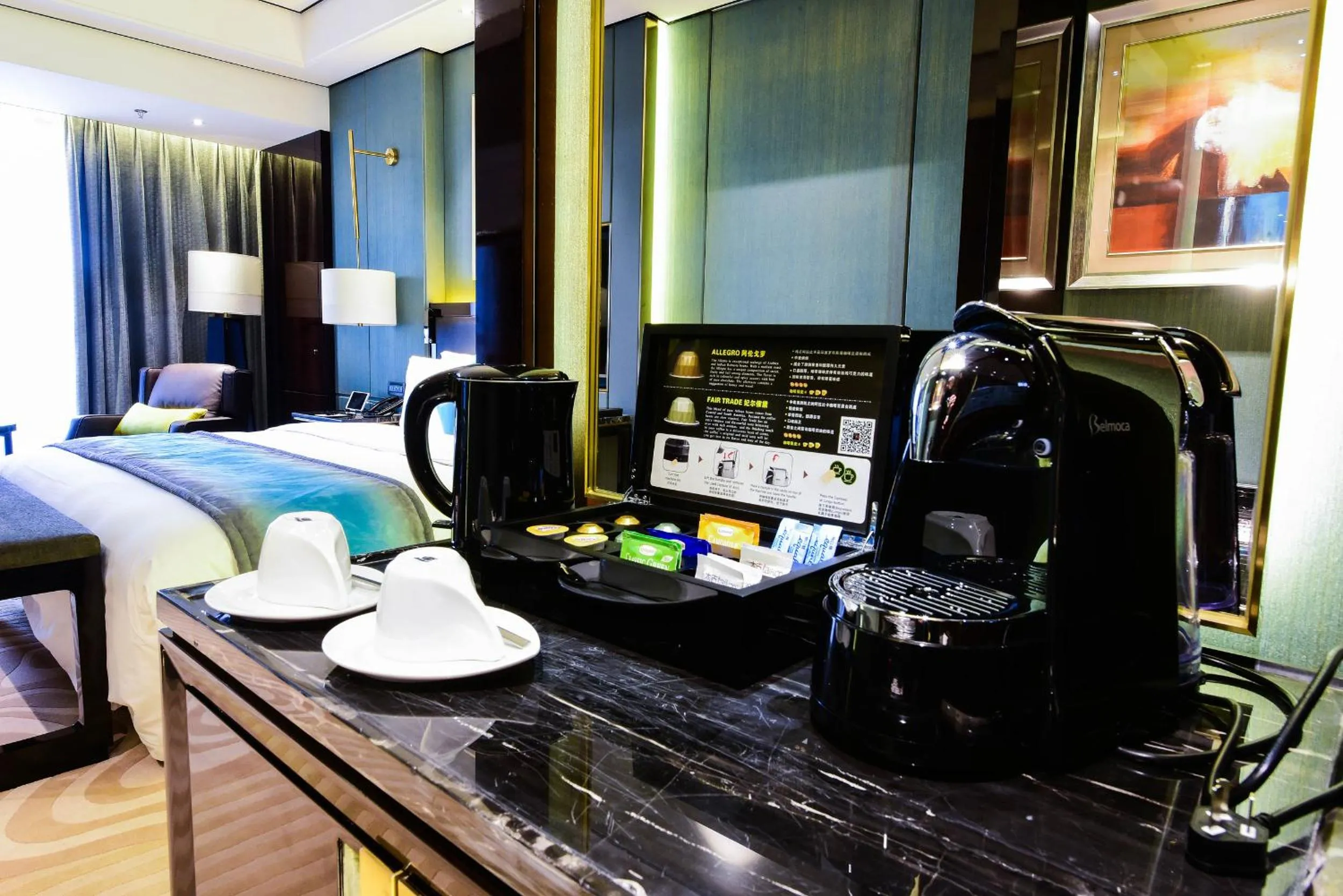 Coffee/tea facilities, Bed in Tylfull Hotel