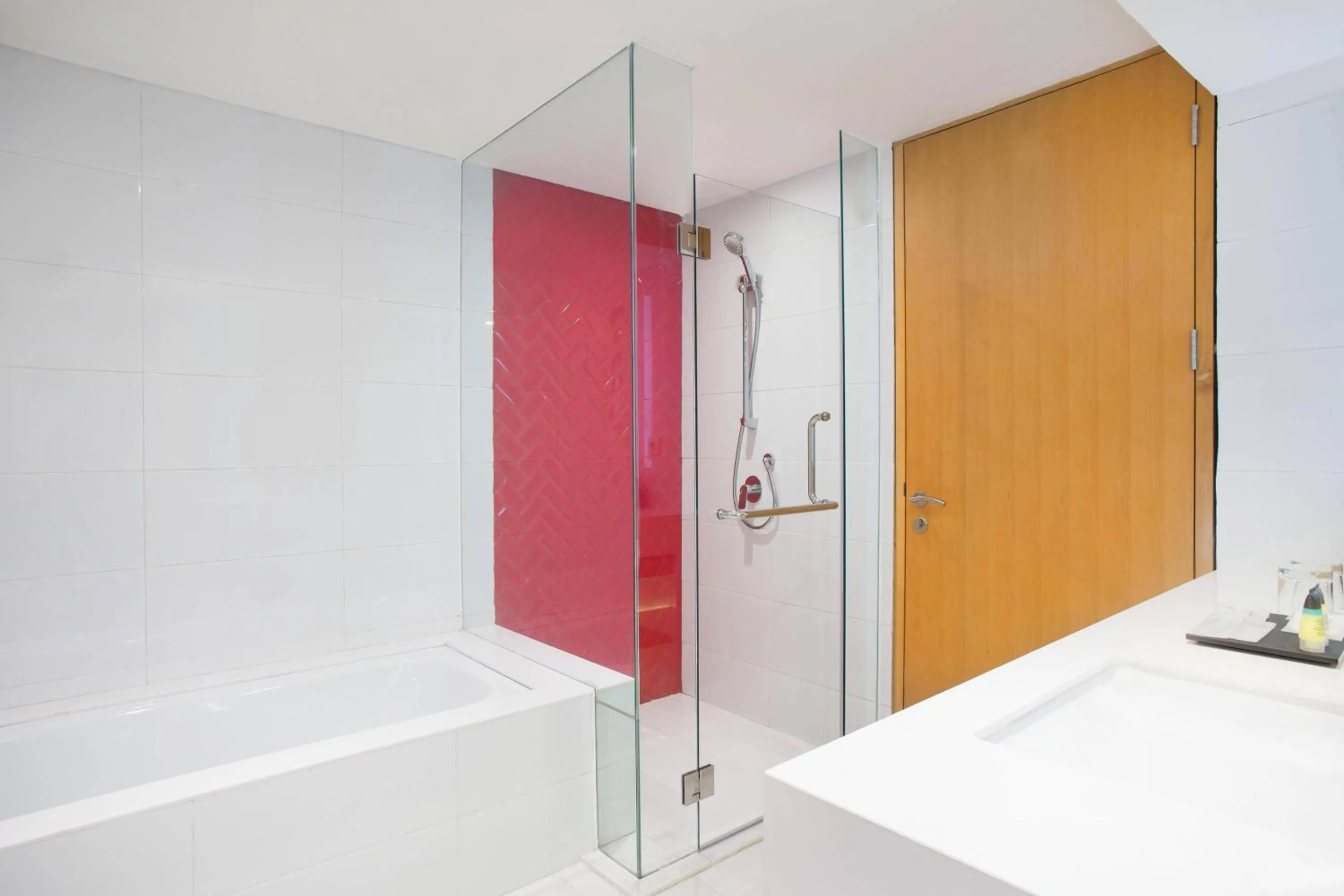 Bathroom in Four Points by Sheraton Surabaya, Tunjungan Plaza