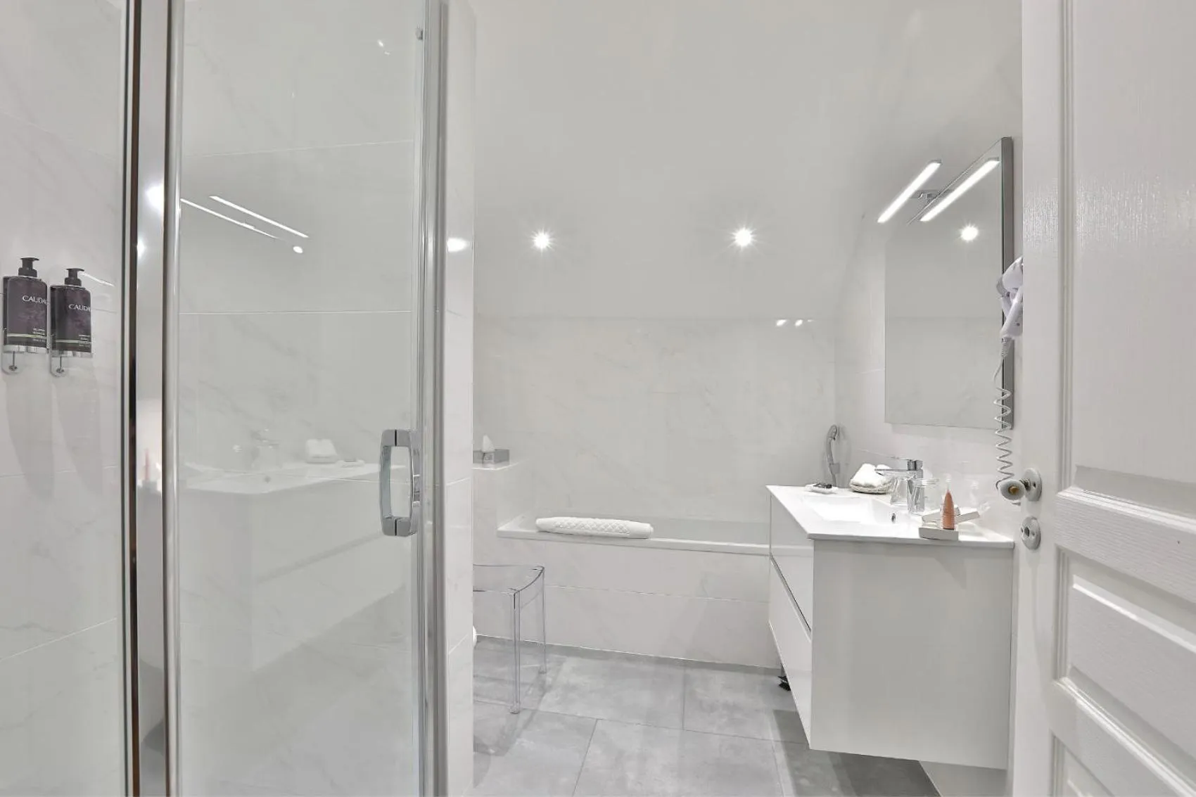 Bathroom in La Chartreuse du Bignac - Teritoria