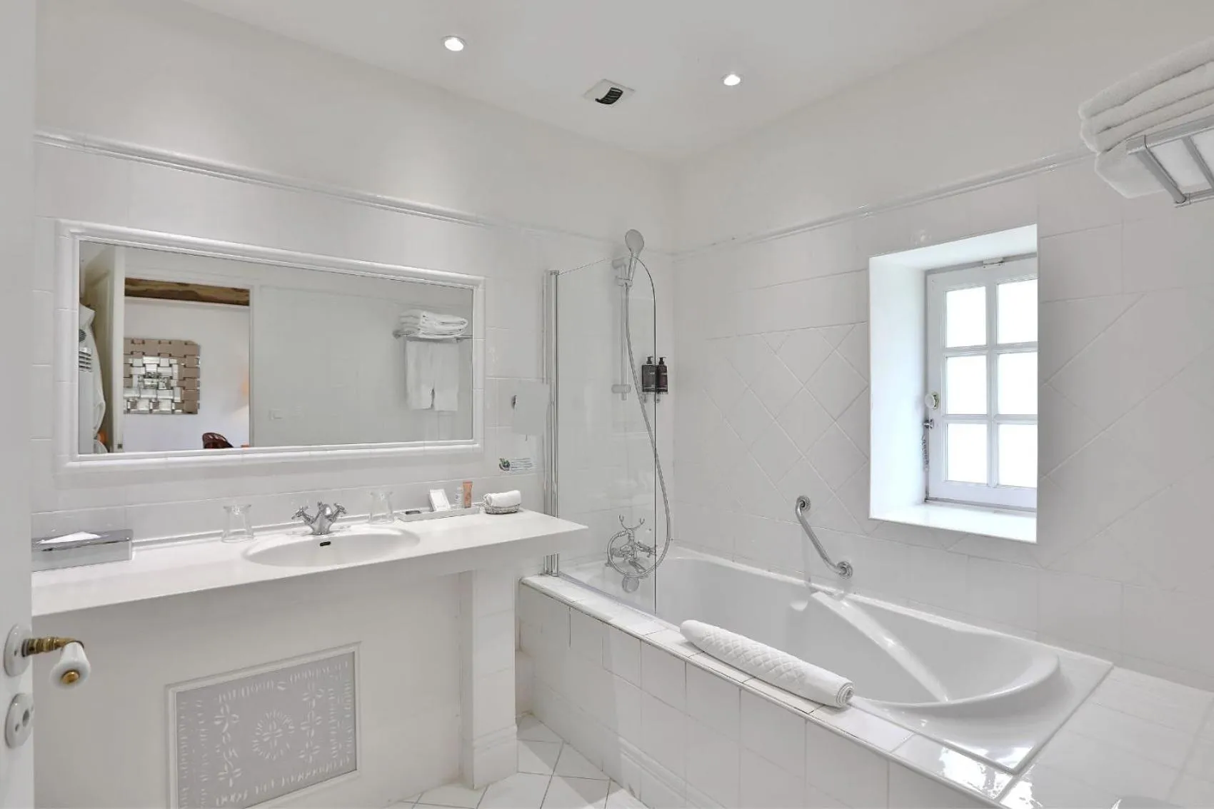 Bathroom in La Chartreuse du Bignac - Teritoria