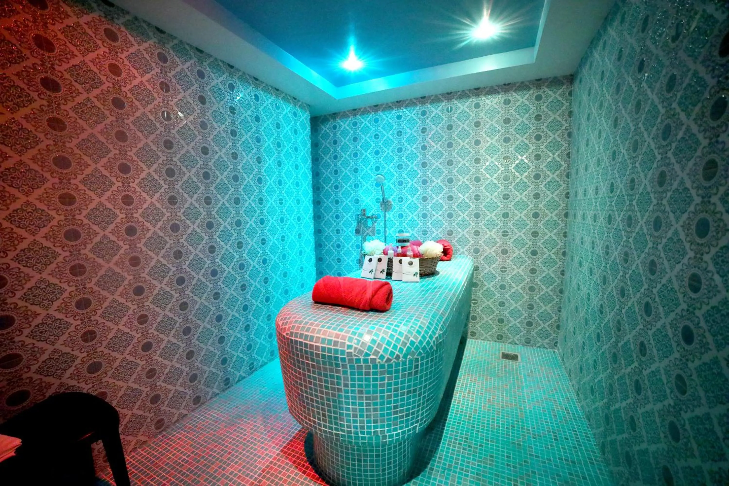 Massage in Rg Royal Hotel