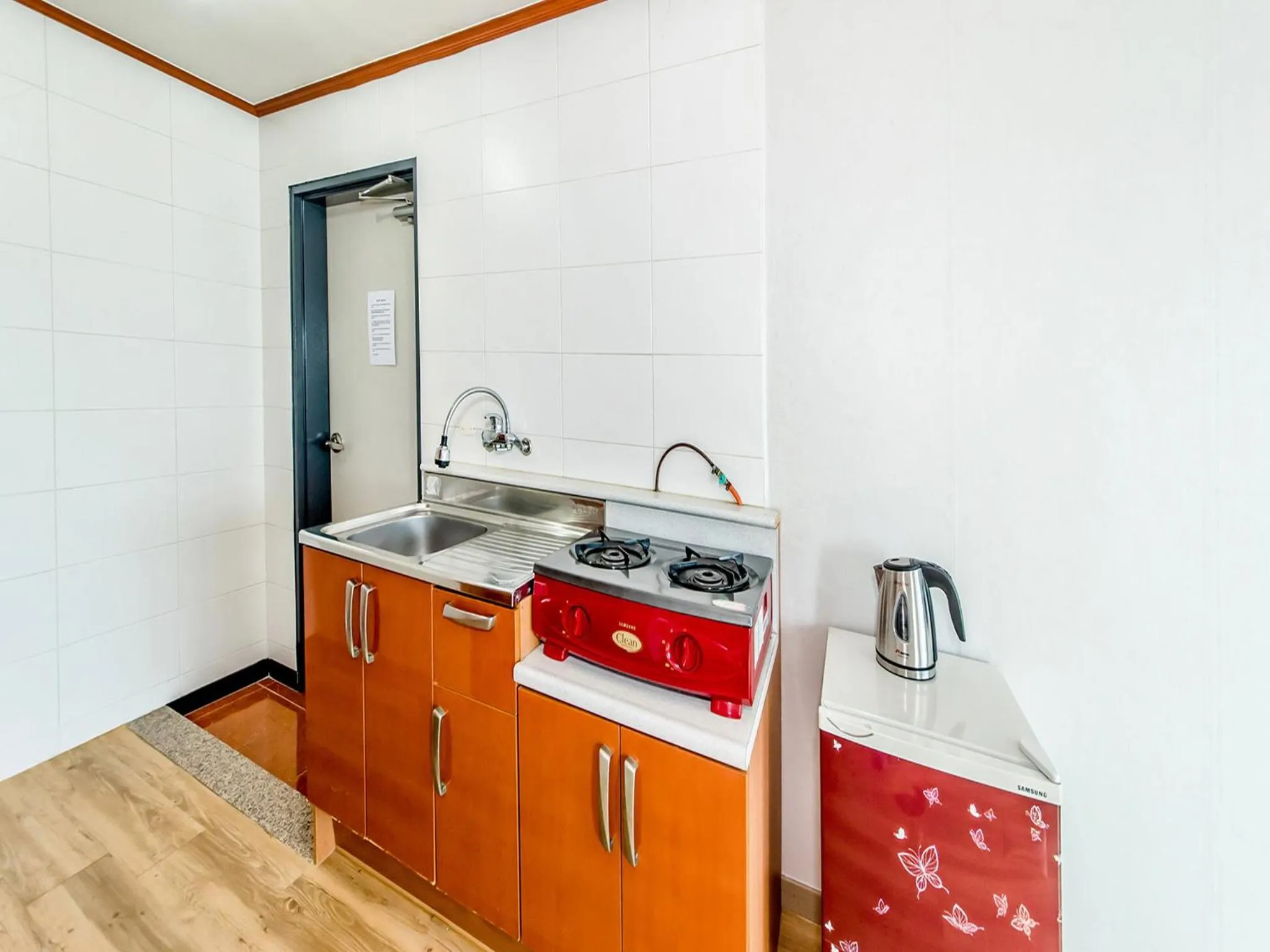 Kitchen or kitchenette in Sea Dragon Pension