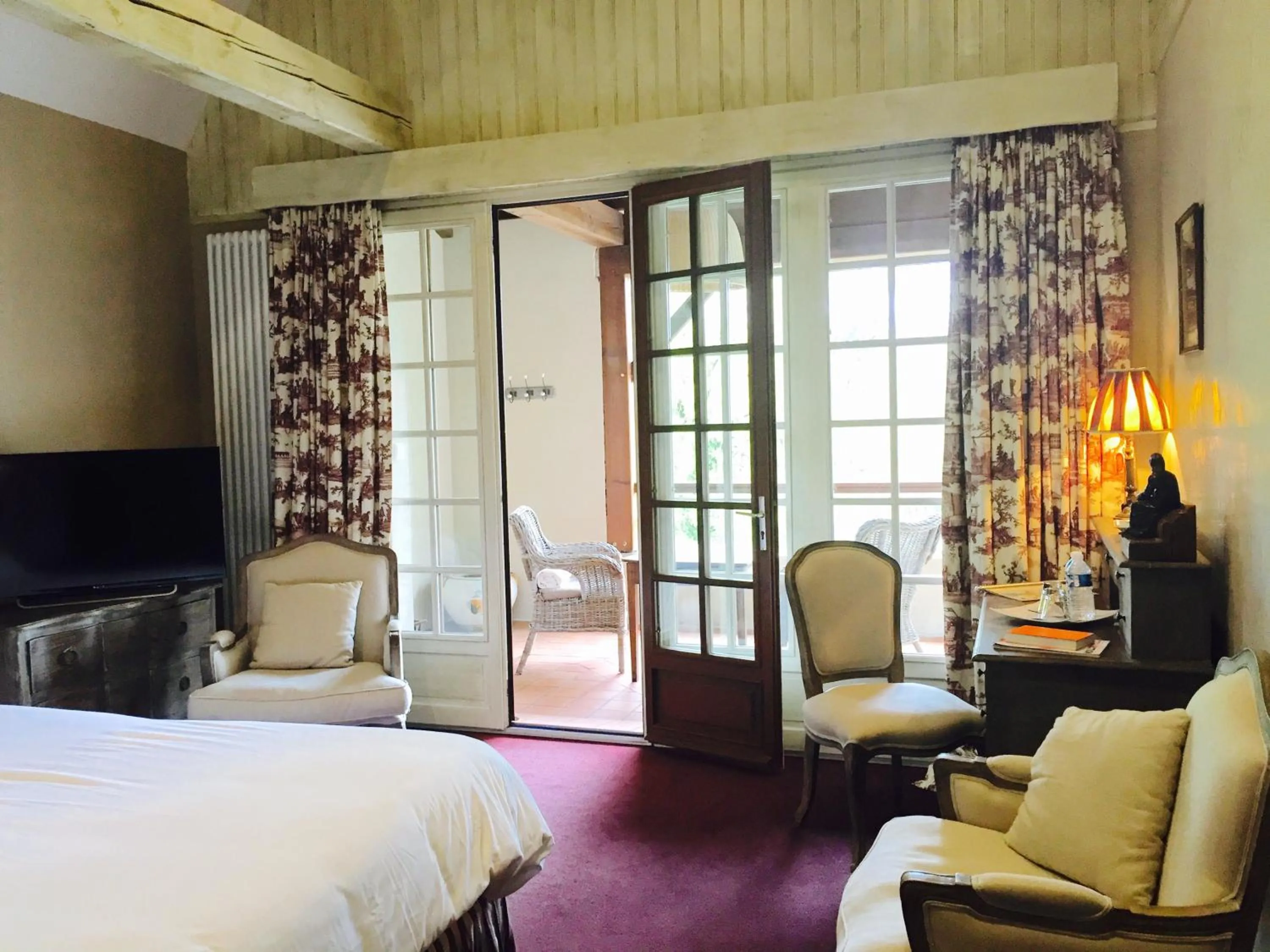 Day, Bed in Le Moulin du Roc