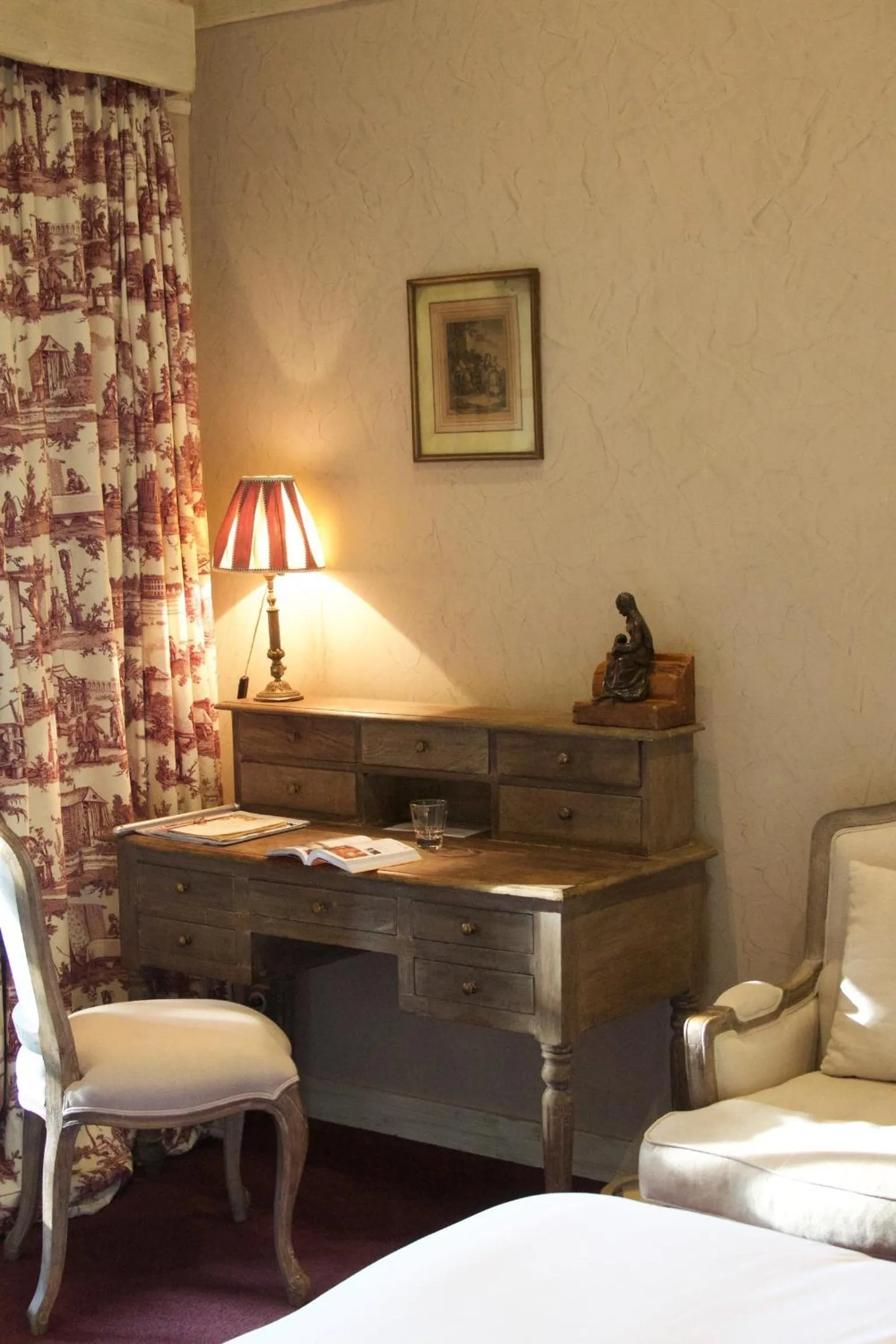 Decorative detail, Bed in Le Moulin du Roc