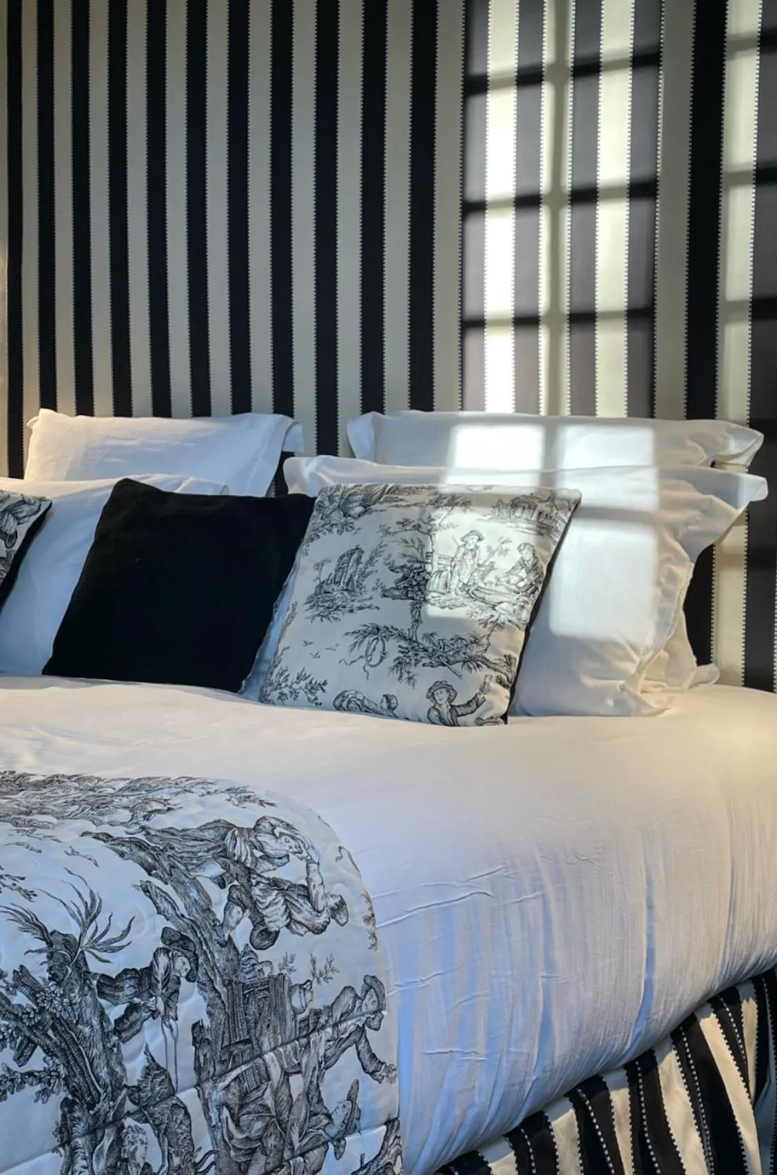 Bedroom, Bed in Le Moulin du Roc