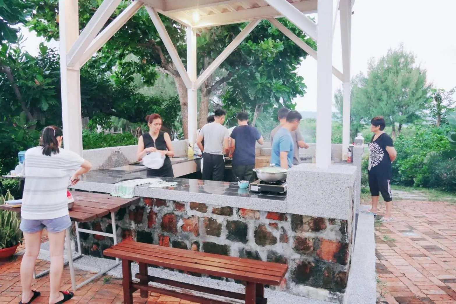 Patio in Kenting COMIC B&B&SPRING