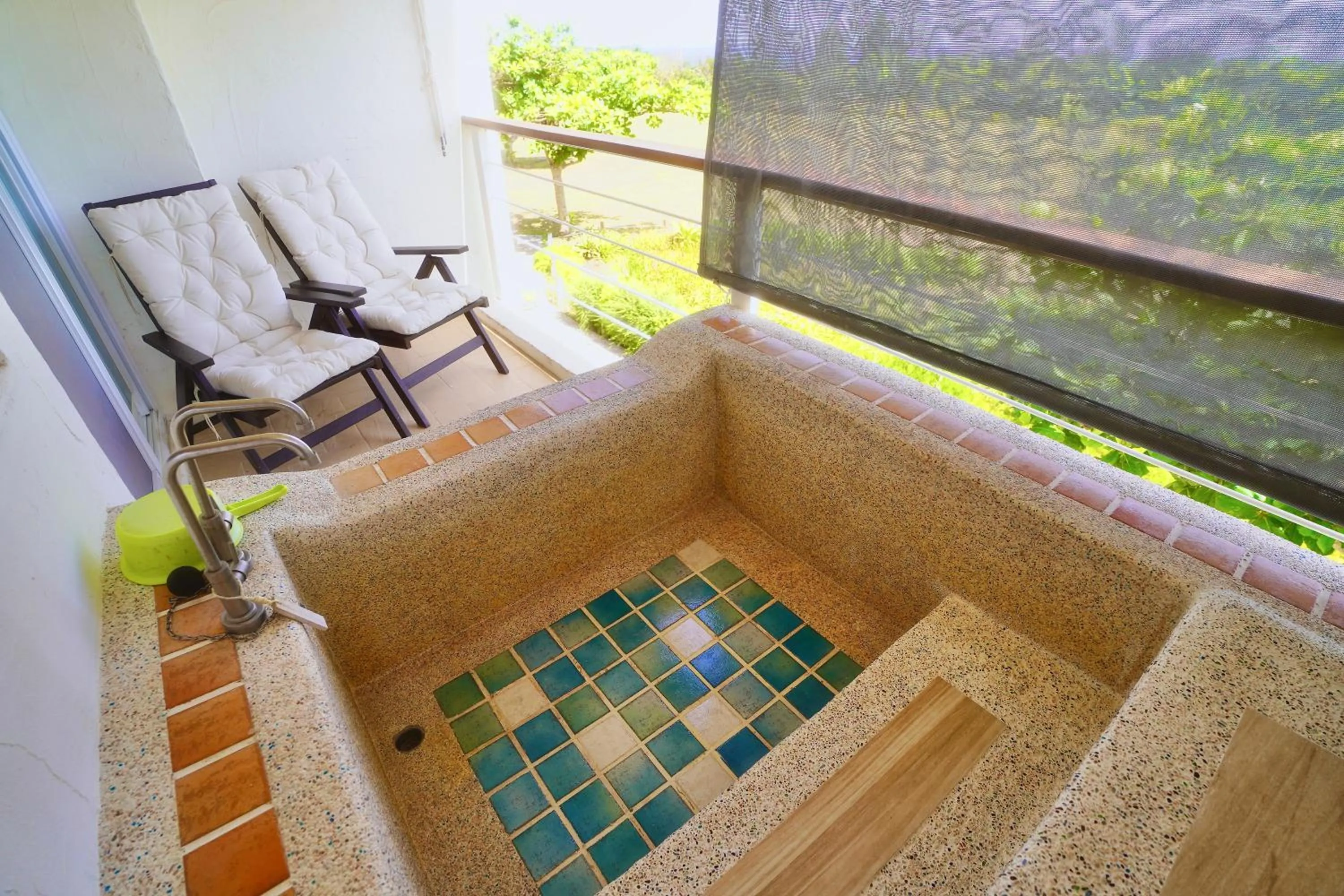 Open Air Bath in Kenting COMIC B&B&SPRING