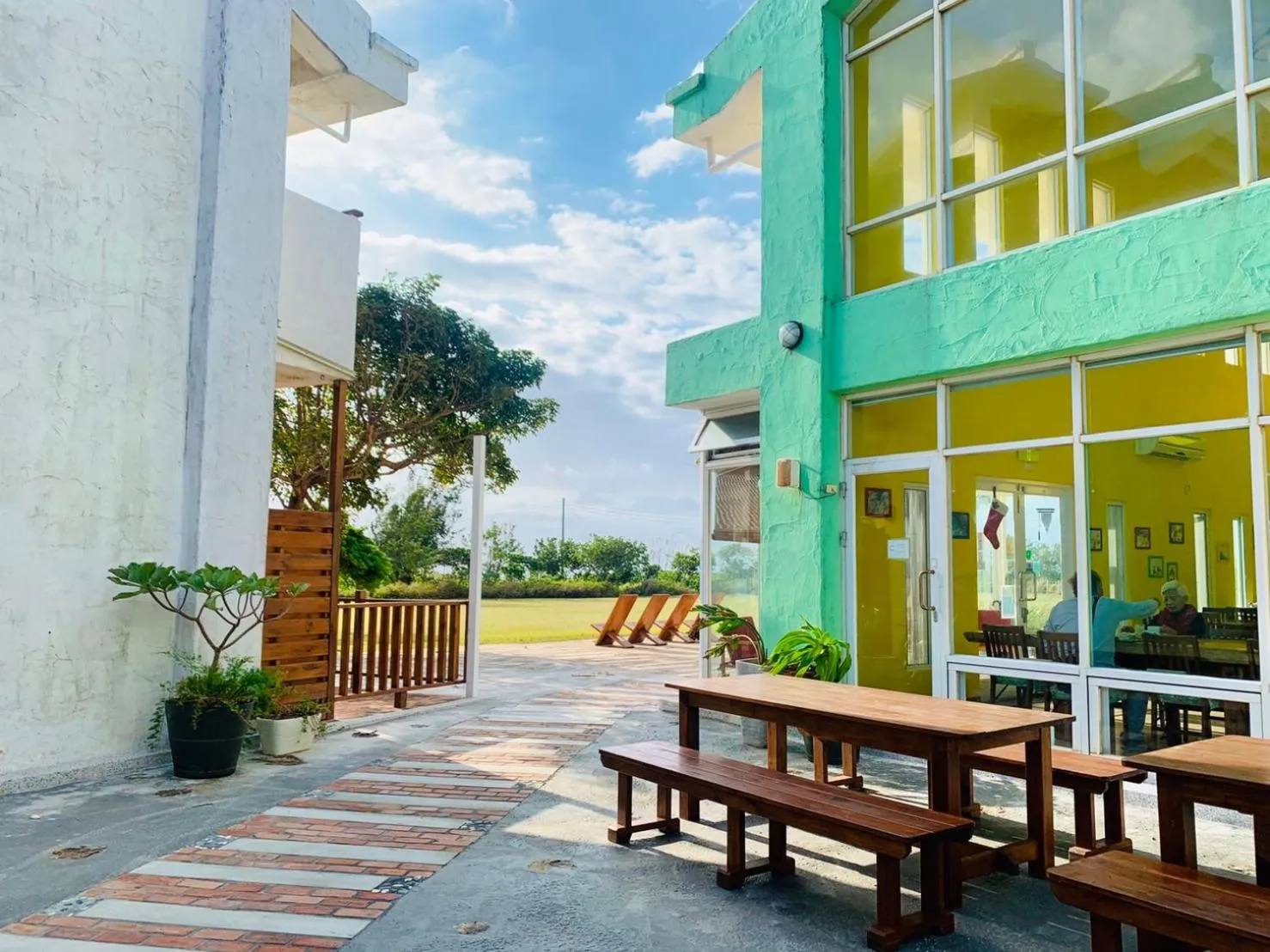 Patio in Kenting COMIC B&B&SPRING