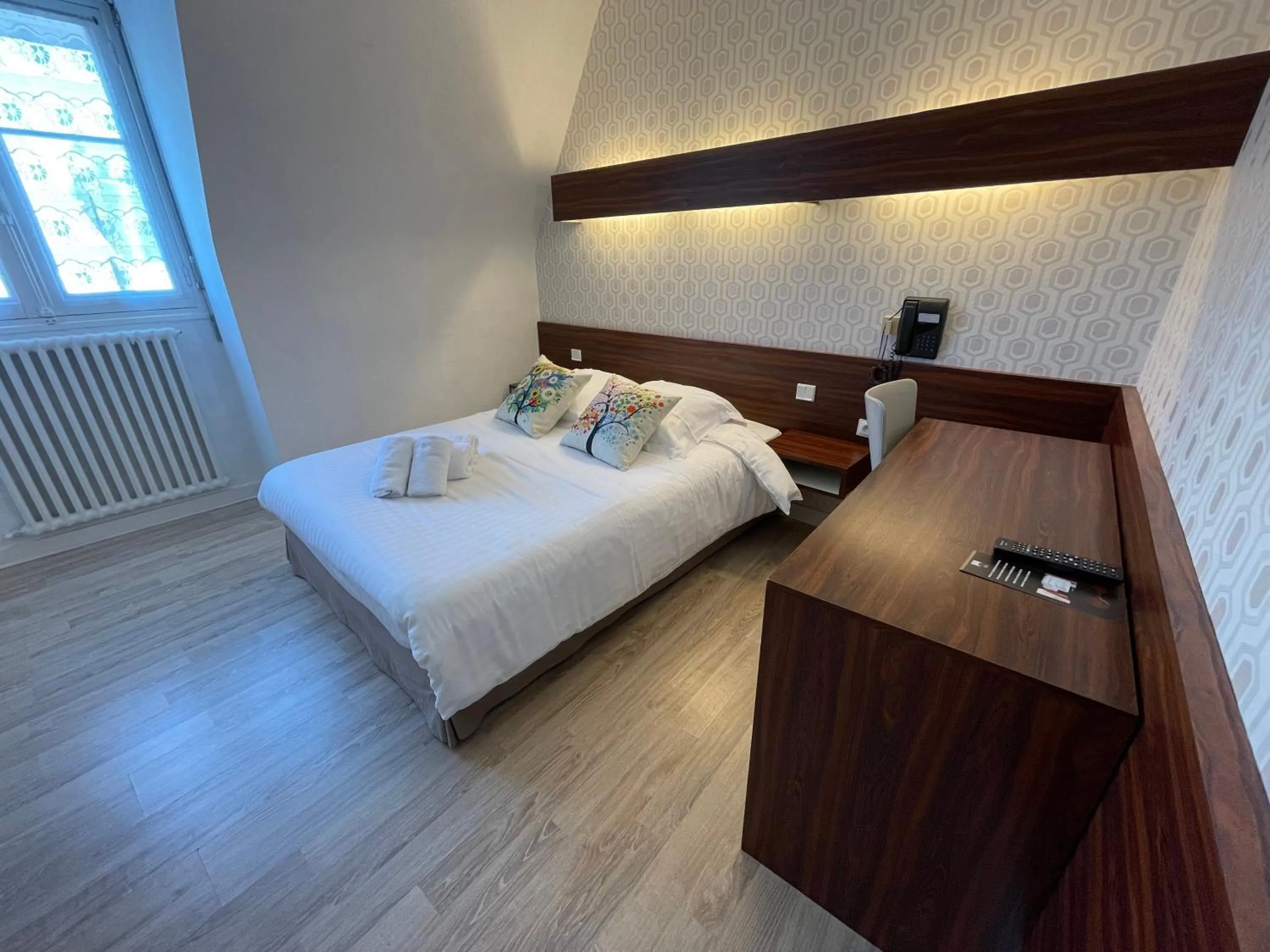 Photo of the whole room, Bed in Le Relais De La Place