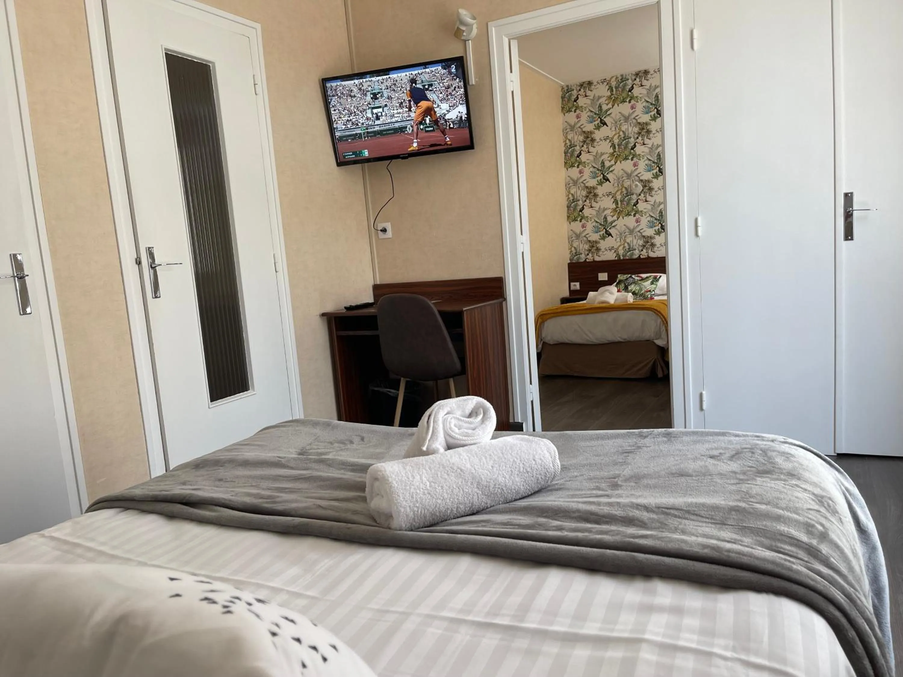 Bedroom, Bed in Le Relais De La Place