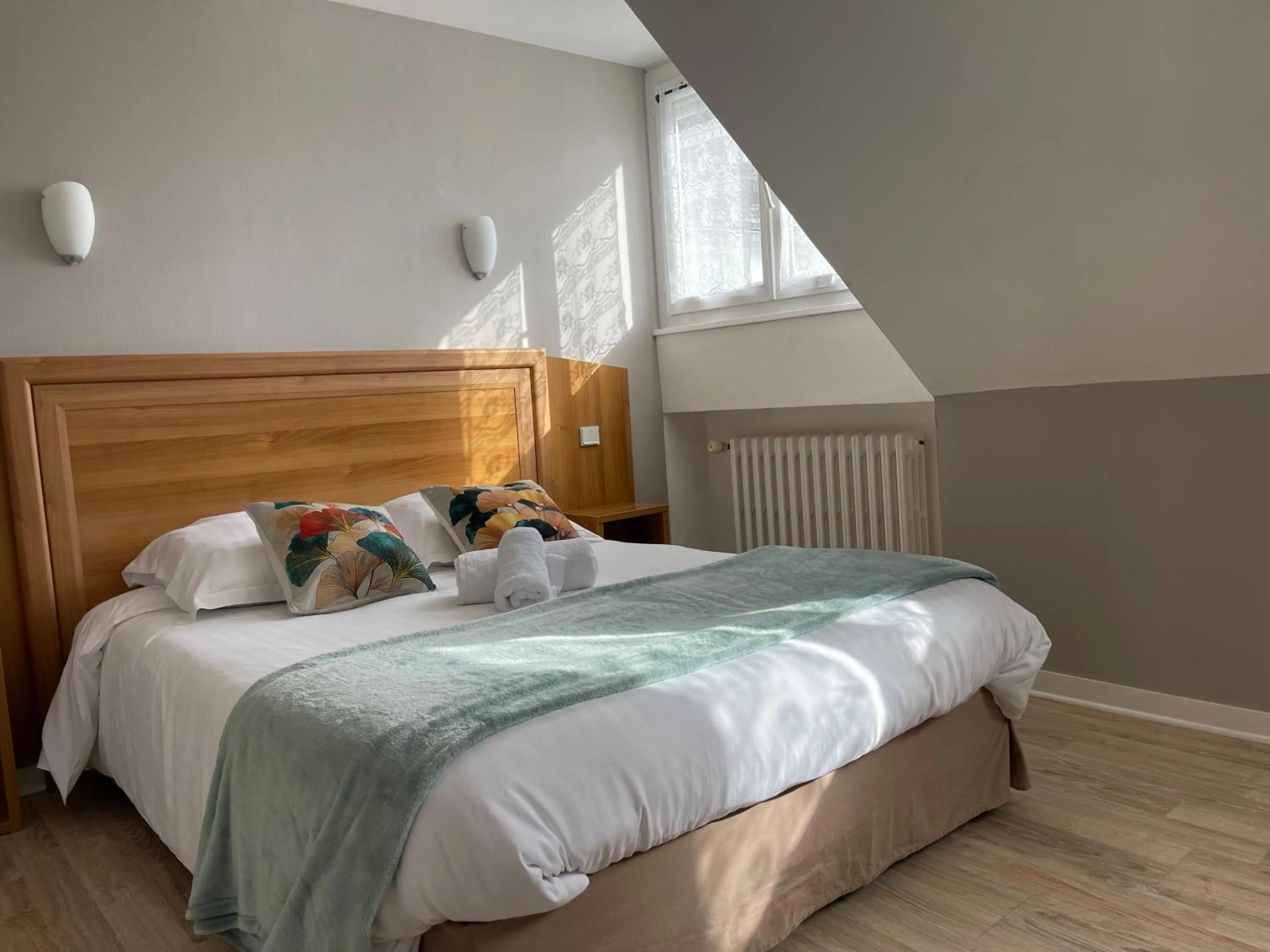 Photo of the whole room, Bed in Le Relais De La Place