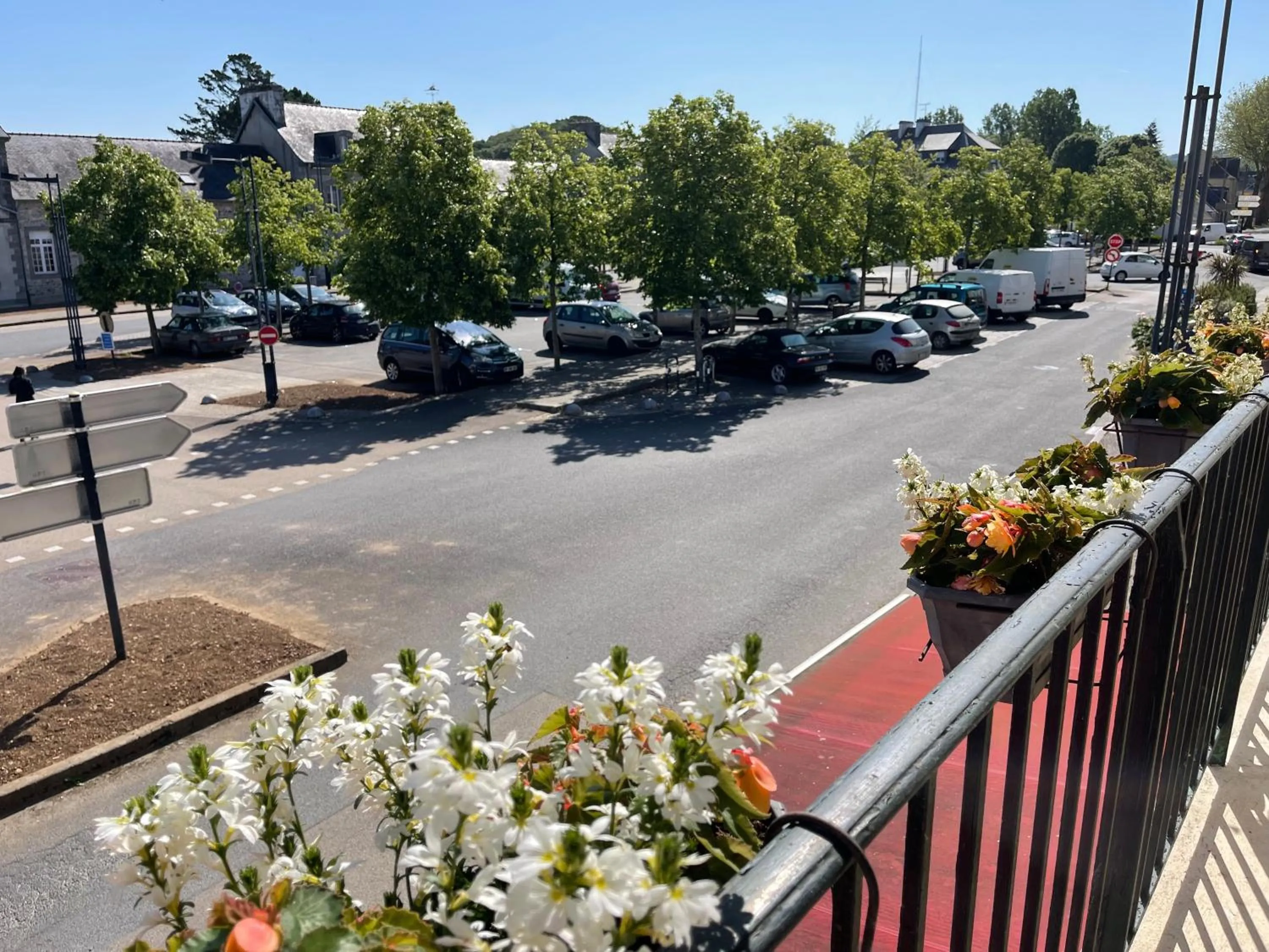 Day in Le Relais De La Place