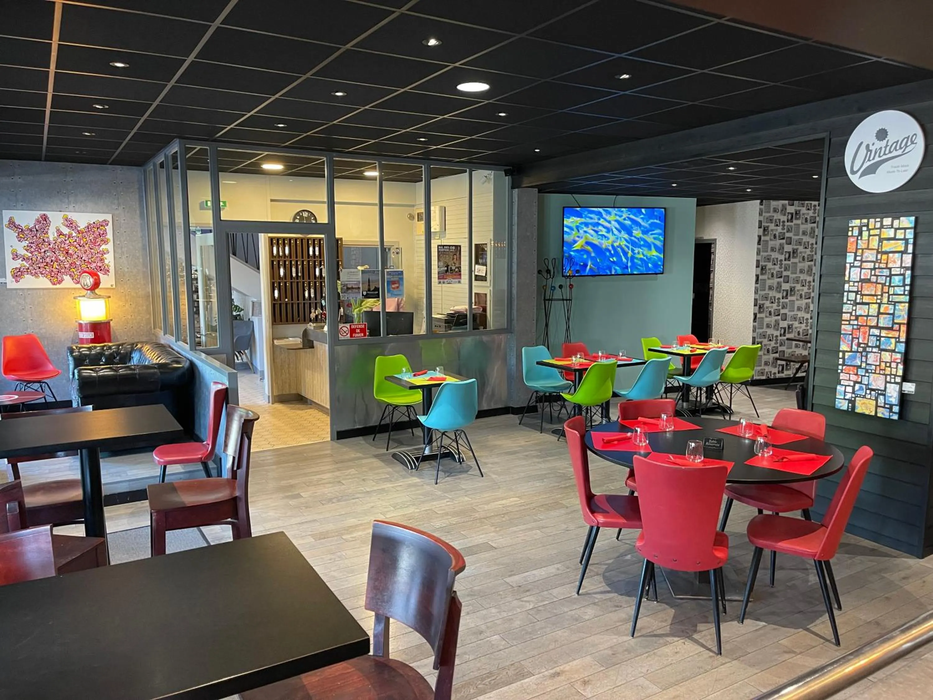 Restaurant/places to eat in Le Relais De La Place