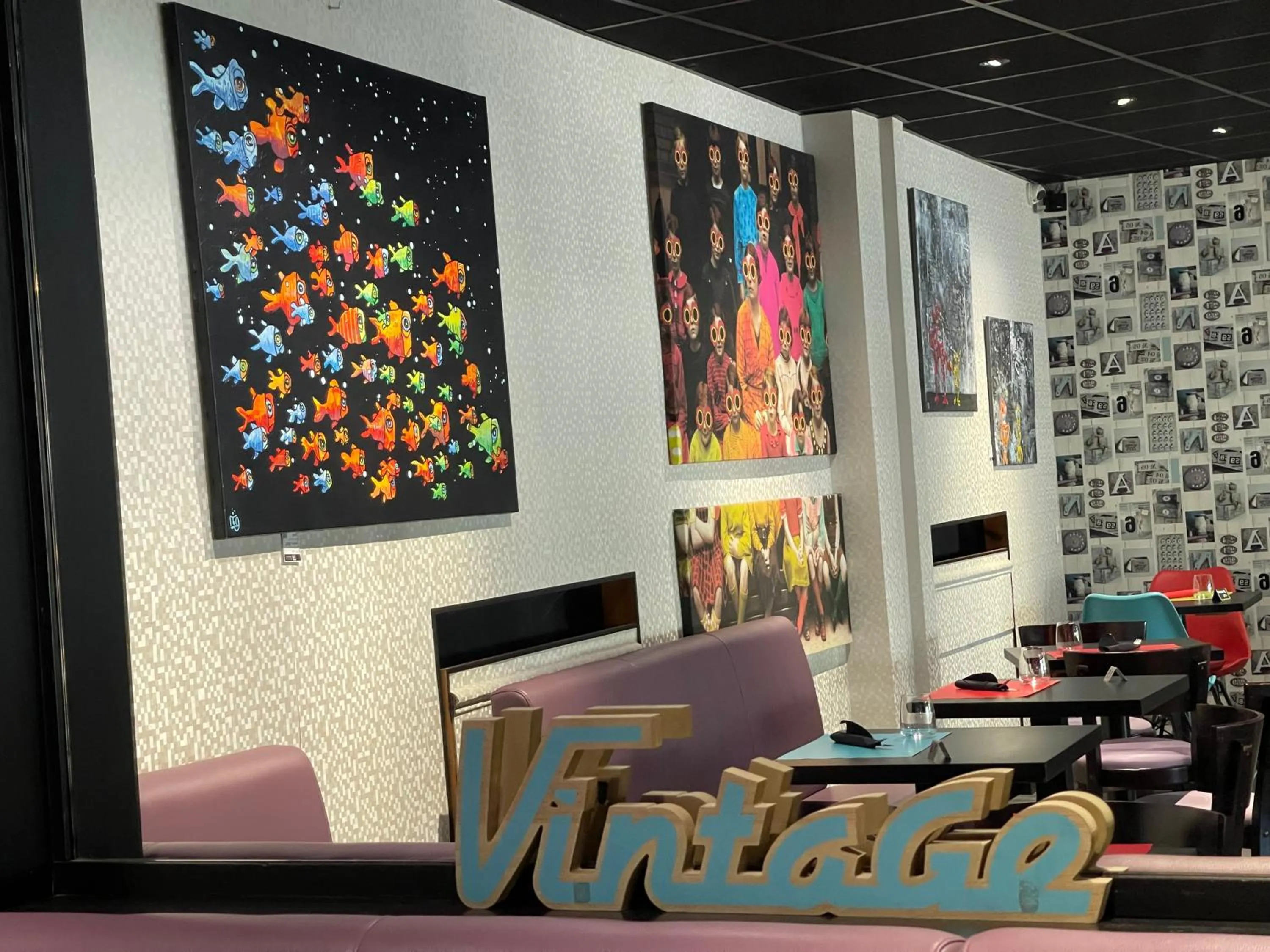 Restaurant/places to eat in Le Relais De La Place