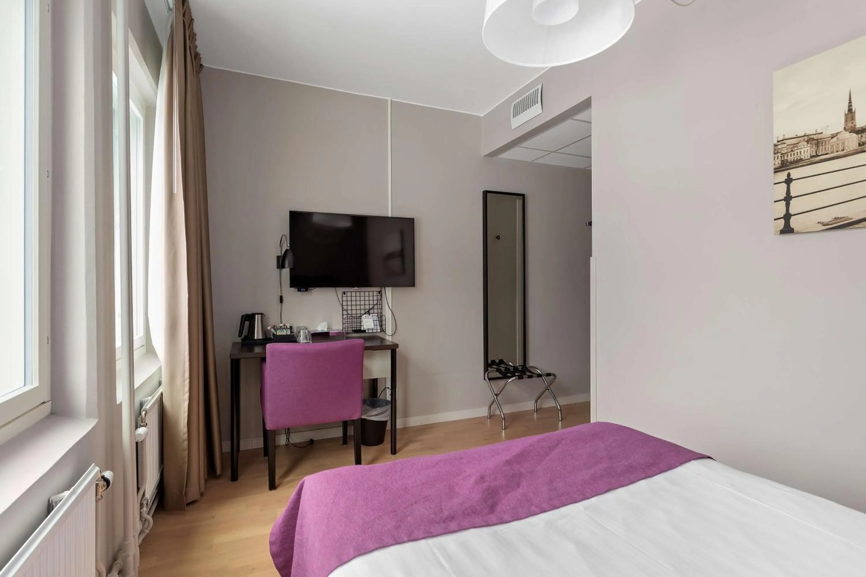 Bedroom, Bed in Best Western Plus Park Airport Hotel