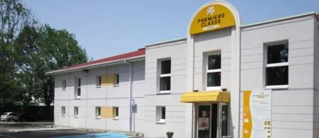 Facade/entrance in Premiere Classe Pau Est-Bizanos