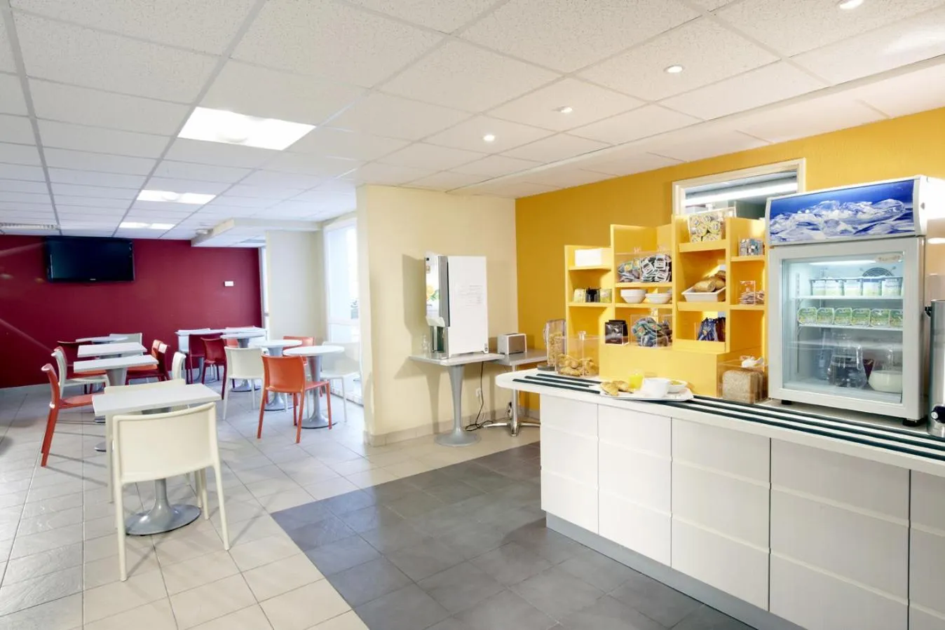 Lounge or bar in Premiere Classe Pau Est-Bizanos