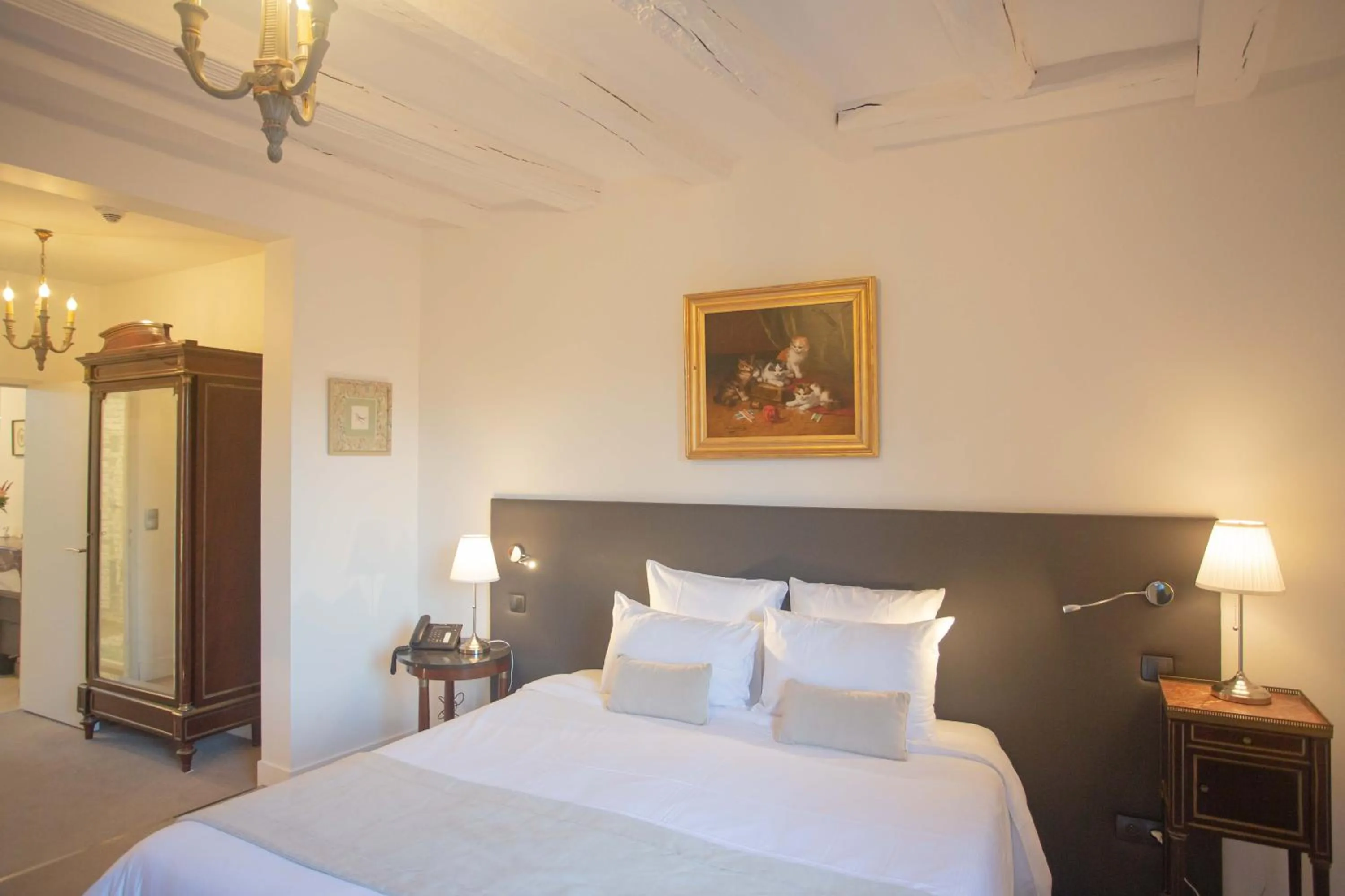 Bed in Hôtel Spa - Au Charme Rabelaisien