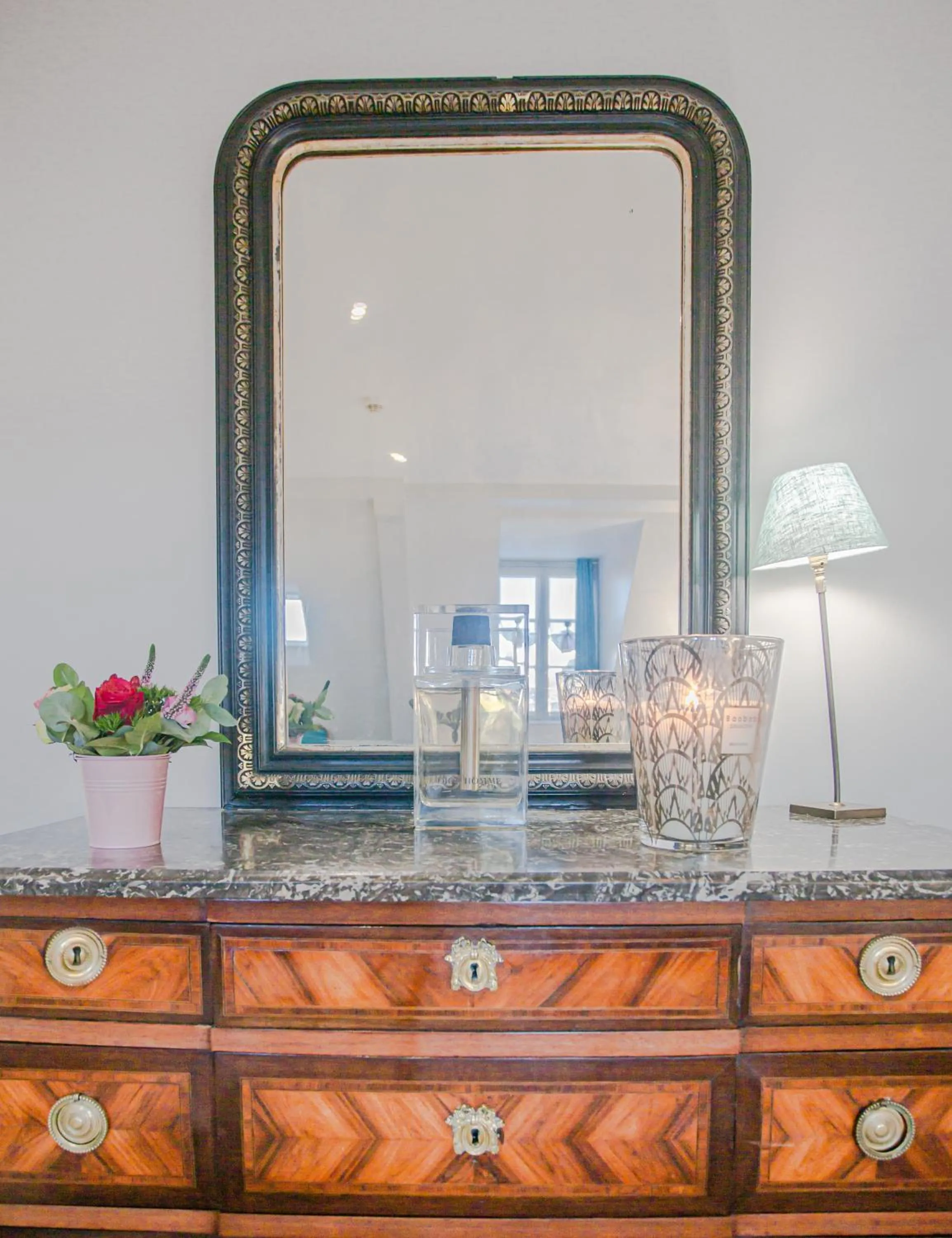 Decorative detail in Hôtel Spa - Au Charme Rabelaisien