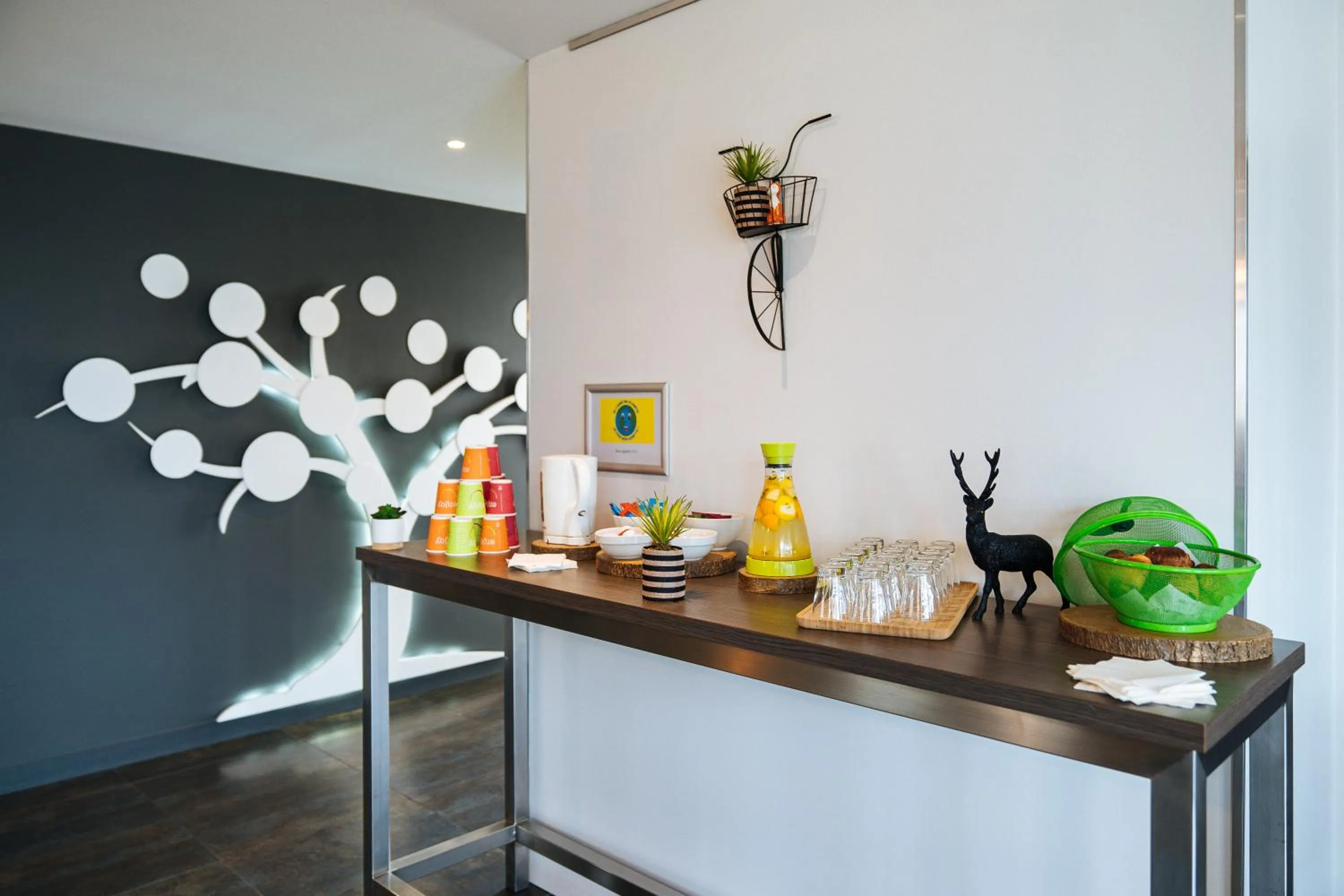 Coffee/tea facilities in ibis Styles Compiegne