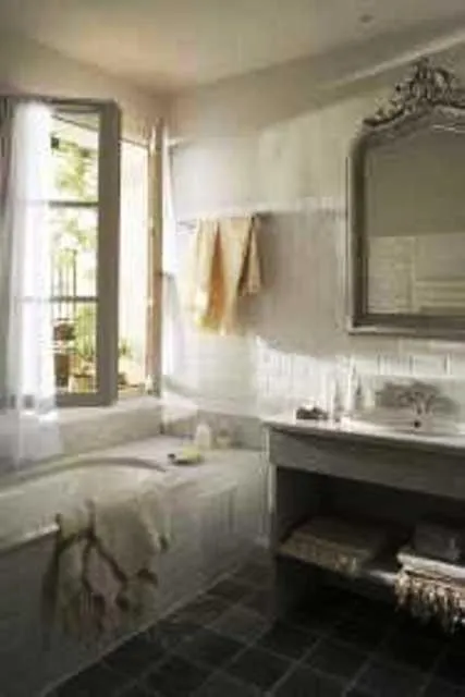 Bathroom in Hostellerie du Cigalou