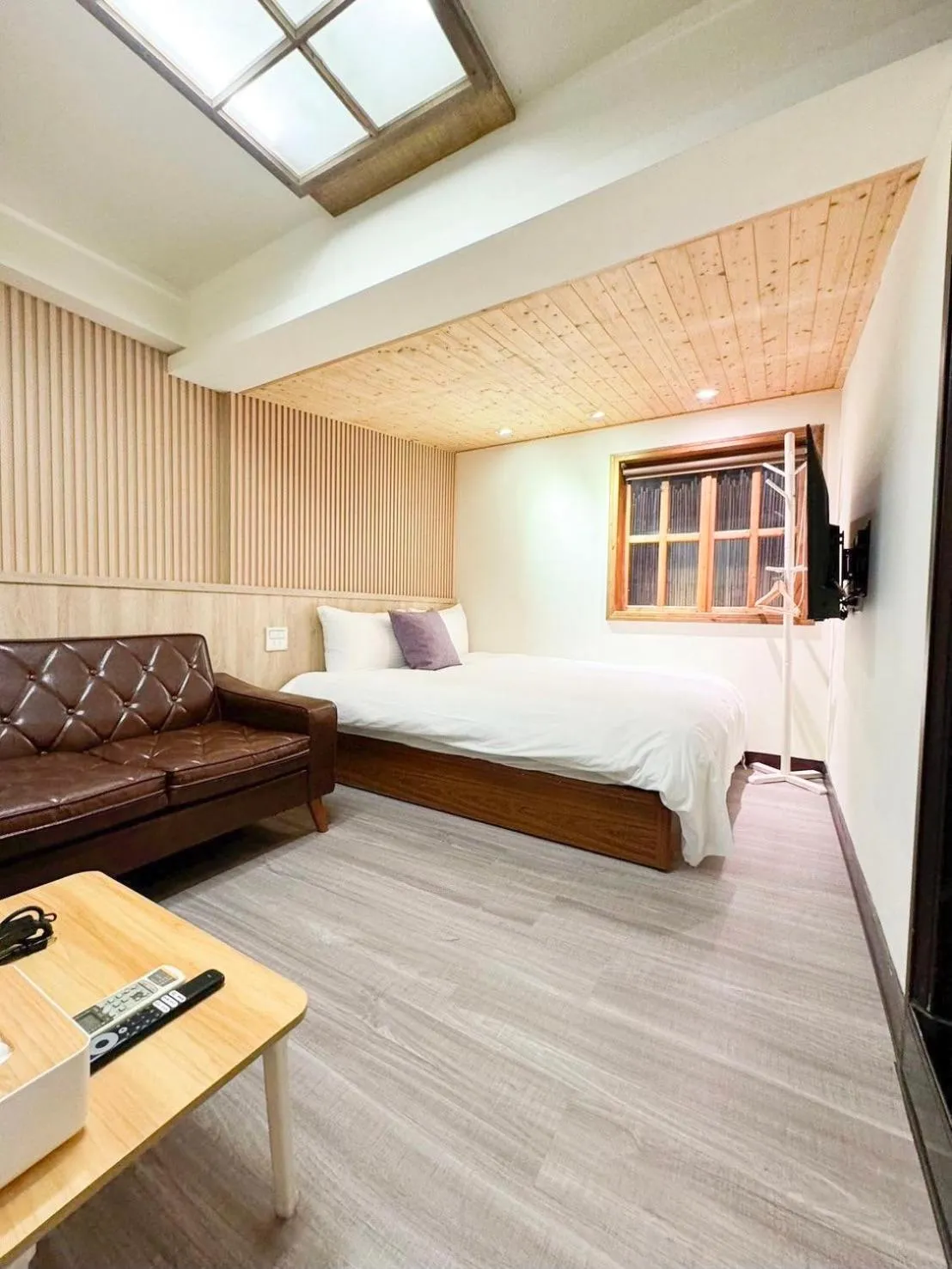 Photo of the whole room, Bed in 慢步南國 台南故事民宿 Slow Tainan Homestay