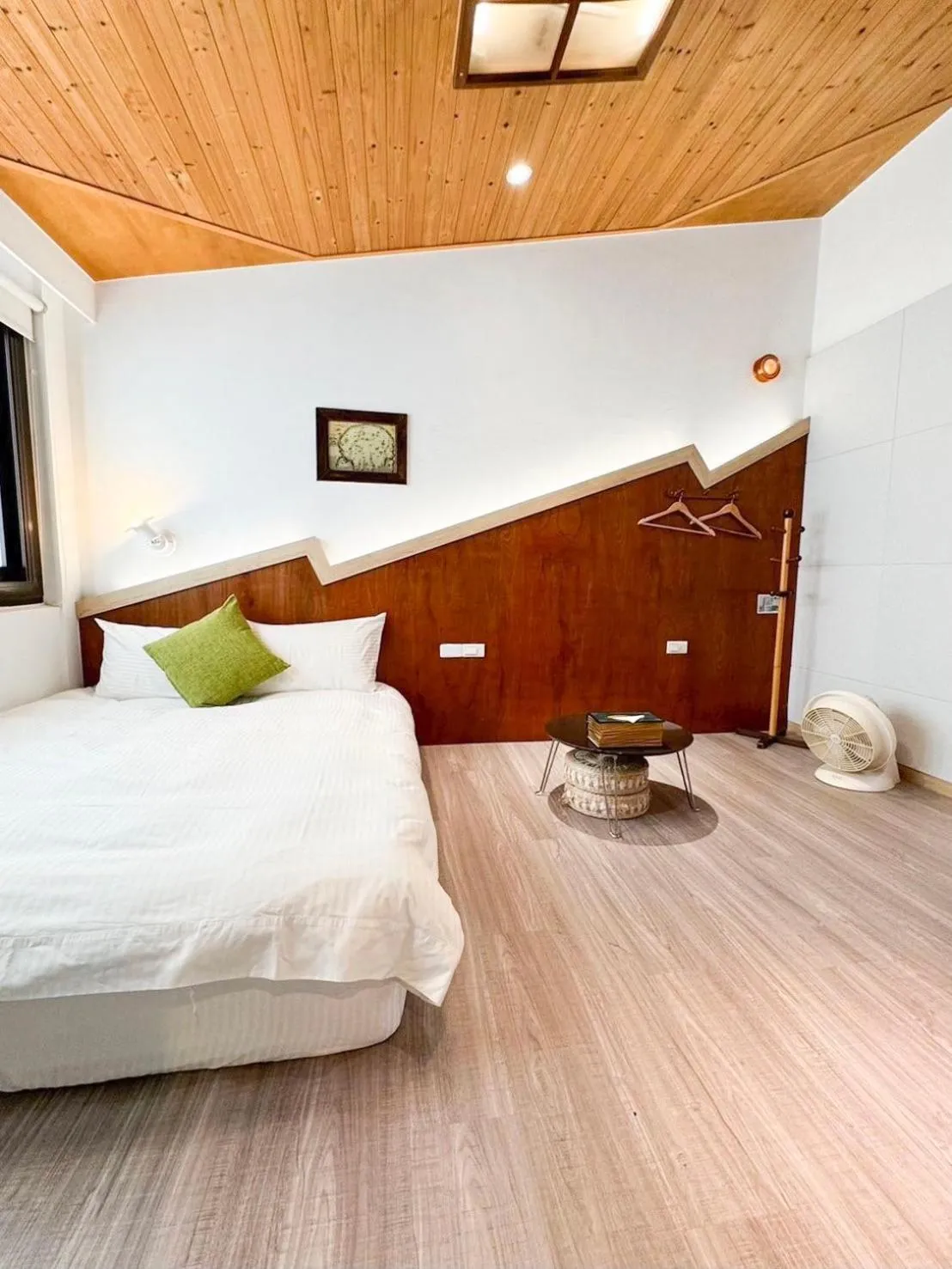 Photo of the whole room, Bed in 慢步南國 台南故事民宿 Slow Tainan Homestay