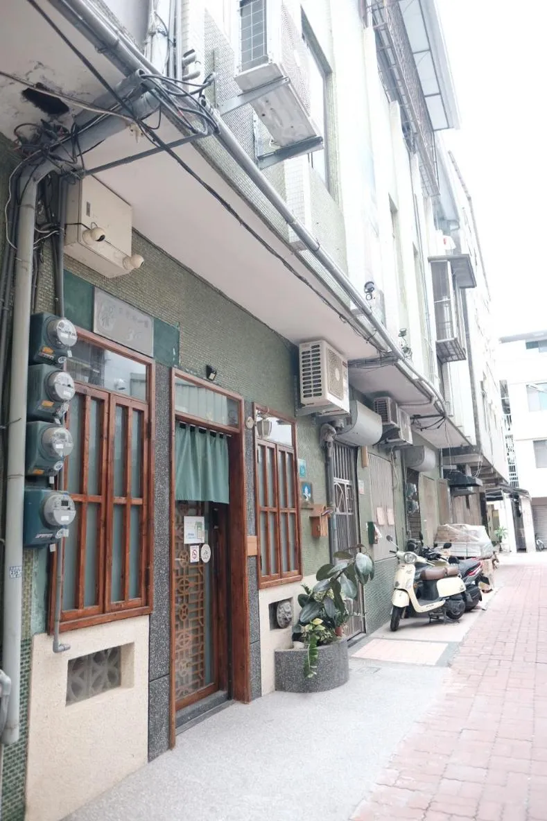 Property building in 慢步南國 台南故事民宿 Slow Tainan Homestay