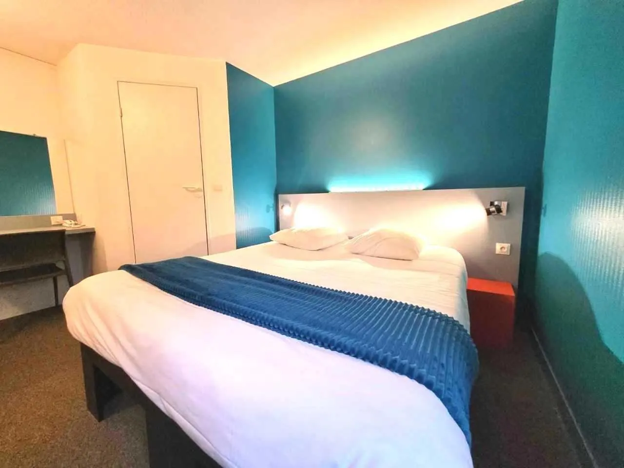 Bed in Fasthotel Artigues