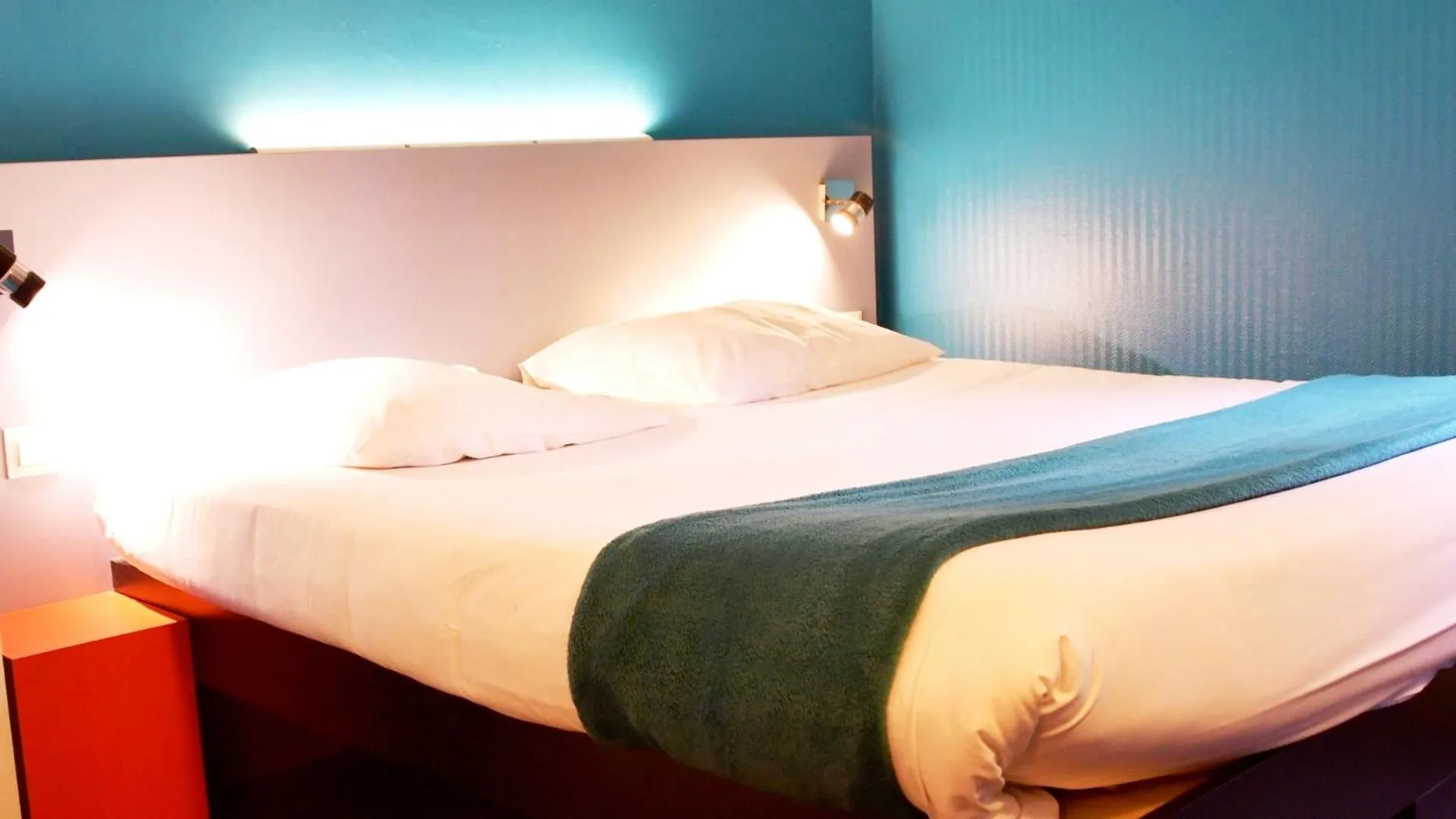 Bed in Fasthotel Artigues