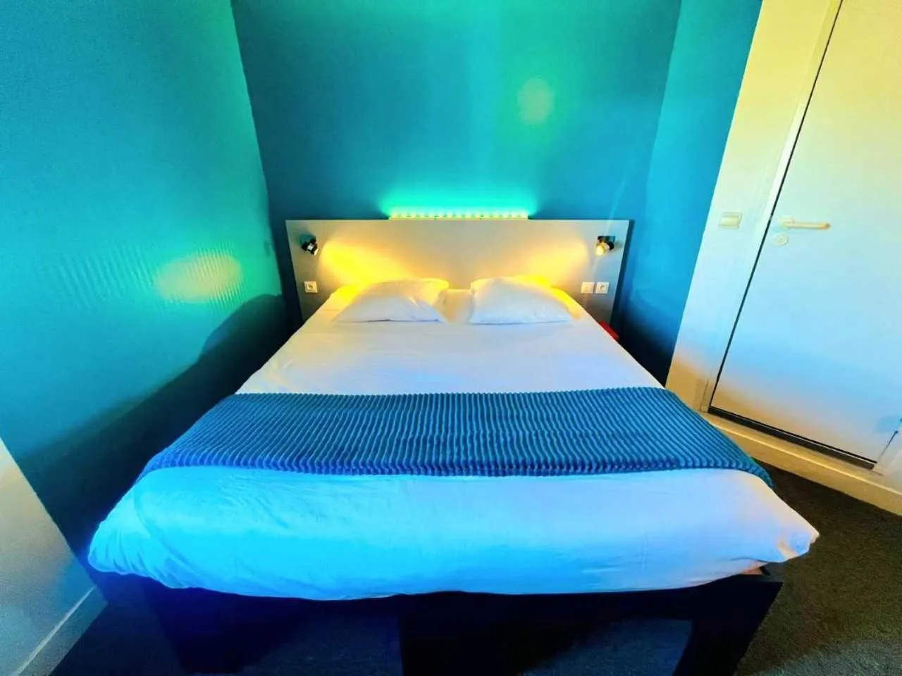 Bed in Fasthotel Artigues