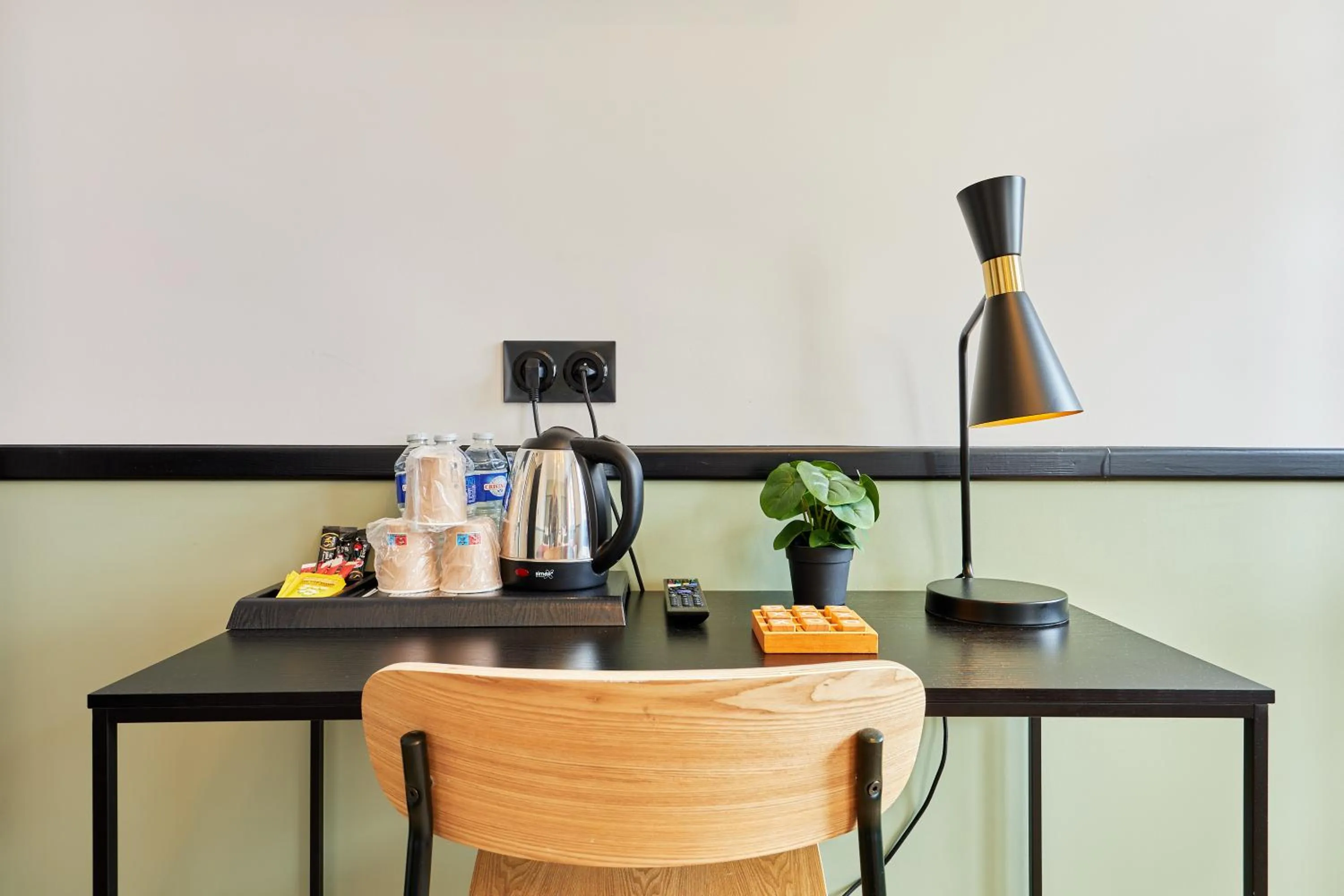Coffee/tea facilities in Hôtel Richelieu, Le Havre Centre-Ville, Perret