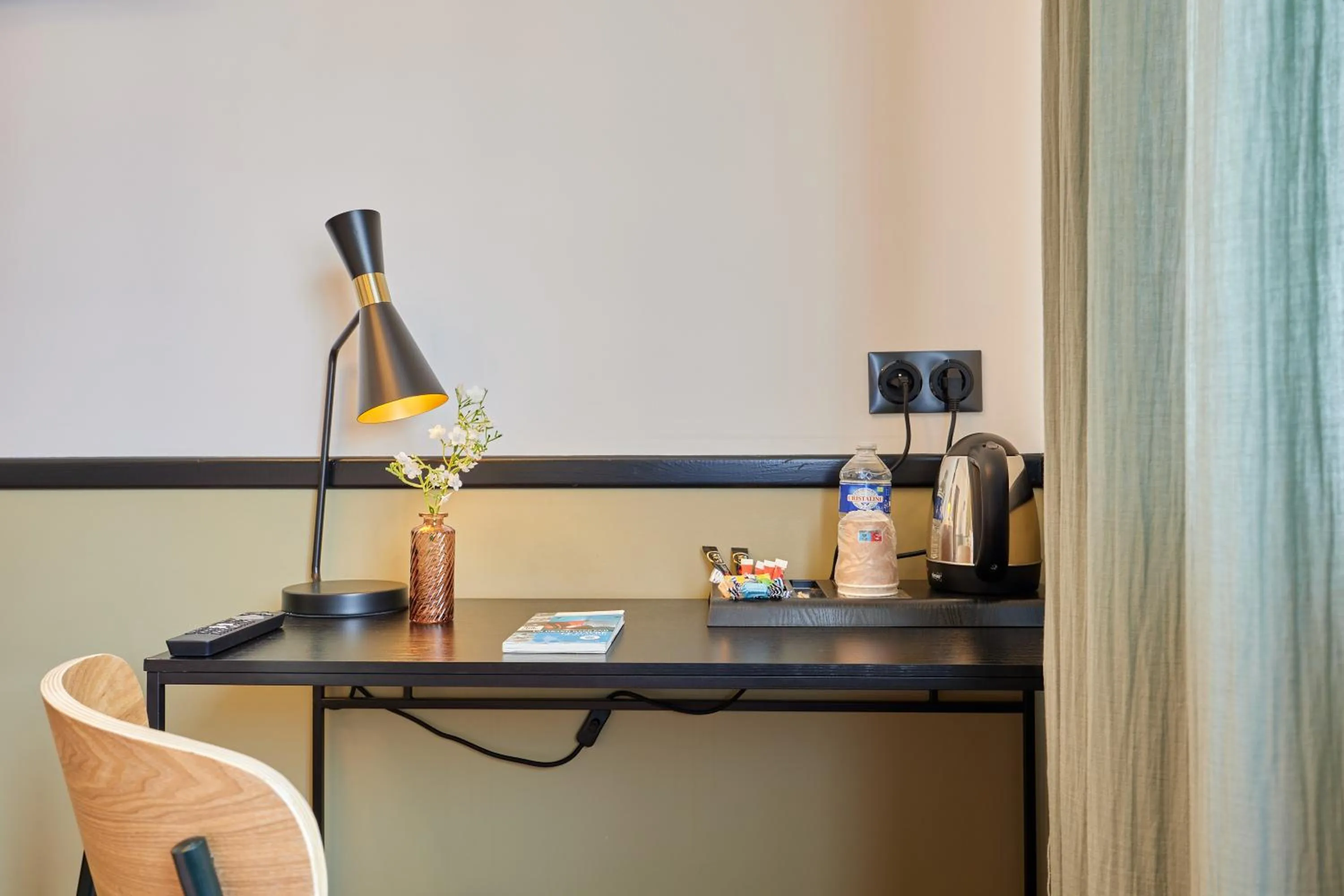 Day in Hôtel Richelieu, Le Havre Centre-Ville, Perret