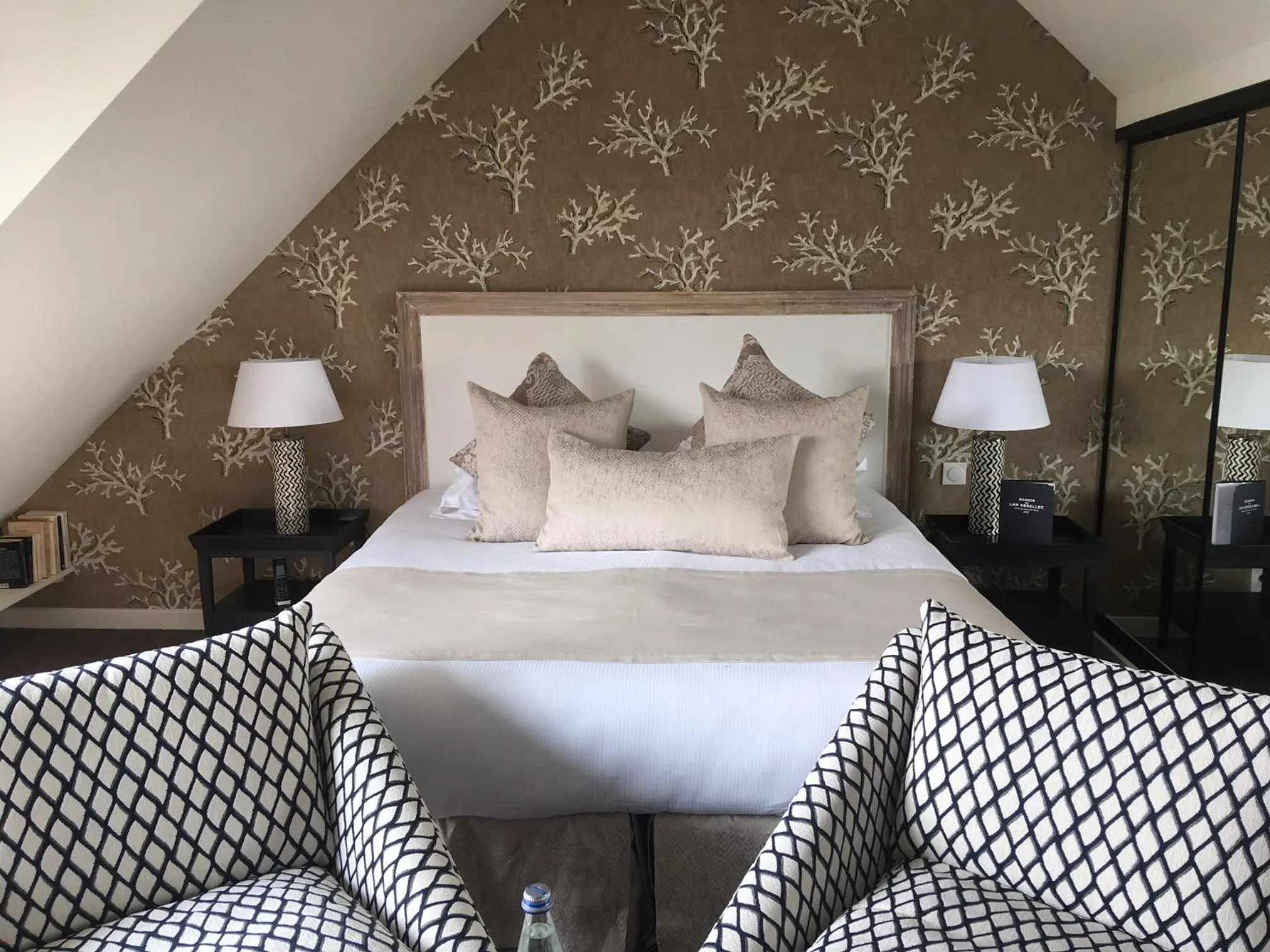 Bed in Manoir de Lan Kérellec