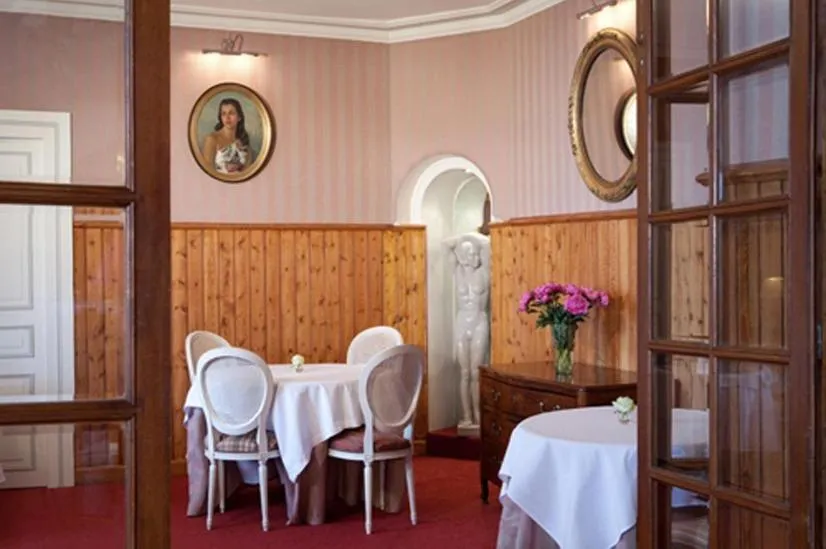 Restaurant/places to eat in Manoir de Lan Kérellec