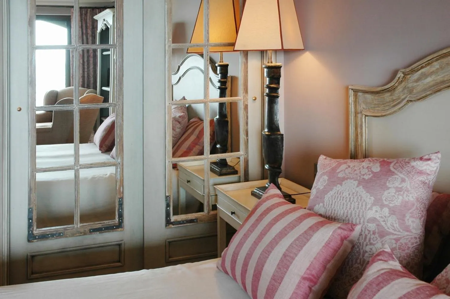 Bed in Manoir de Lan Kérellec