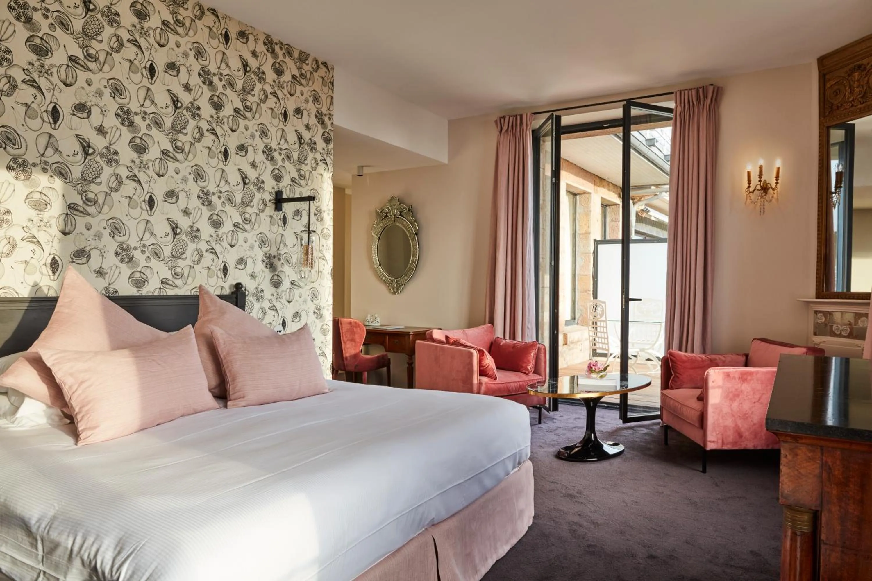 Bed in Manoir de Lan Kérellec