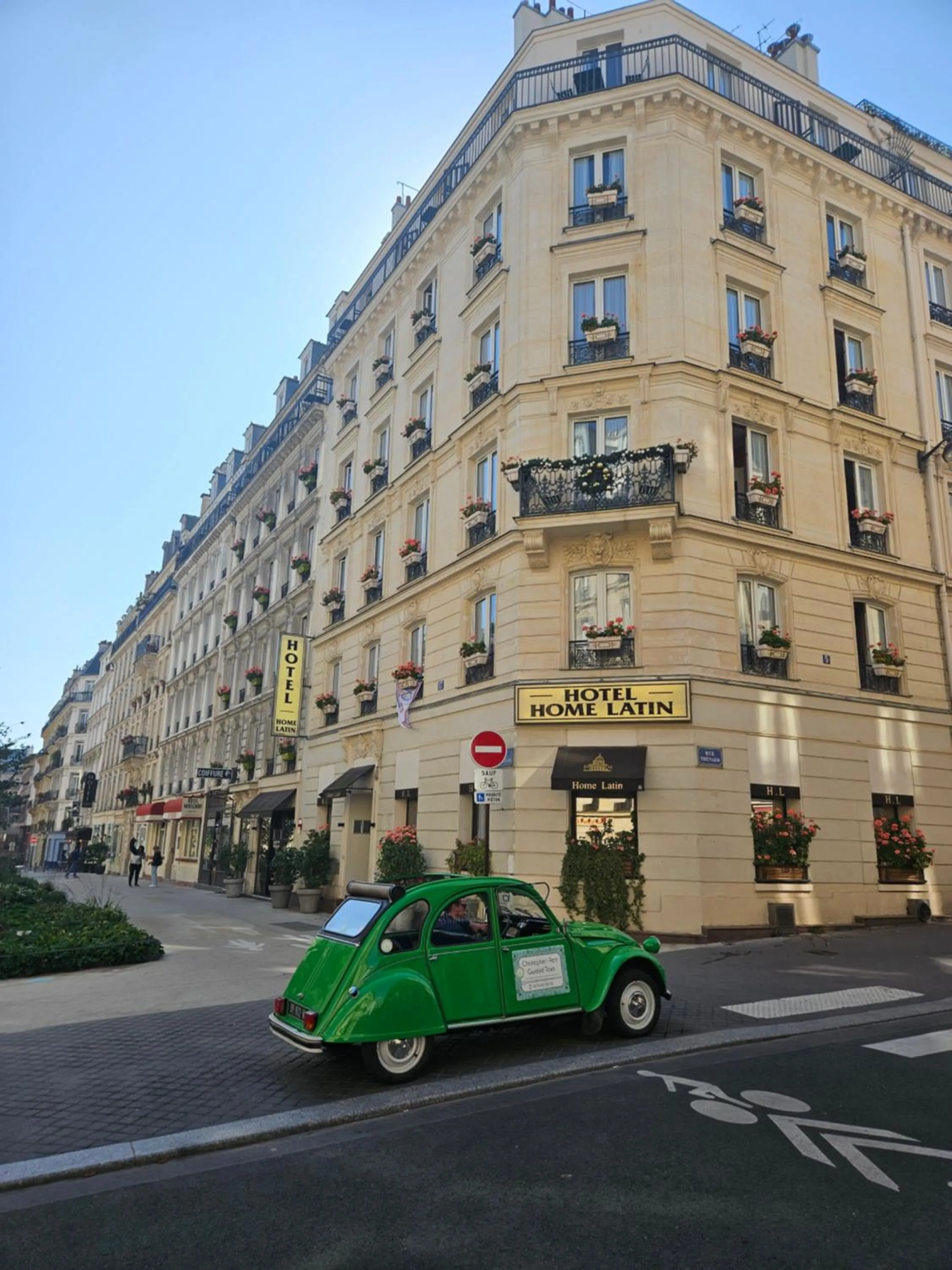 Property building in Home Latin