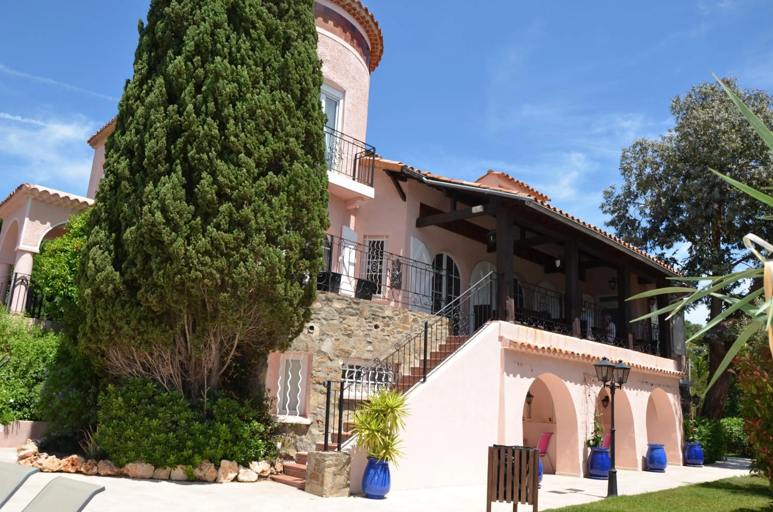 Facade/entrance in Hotel Villa Des Anges