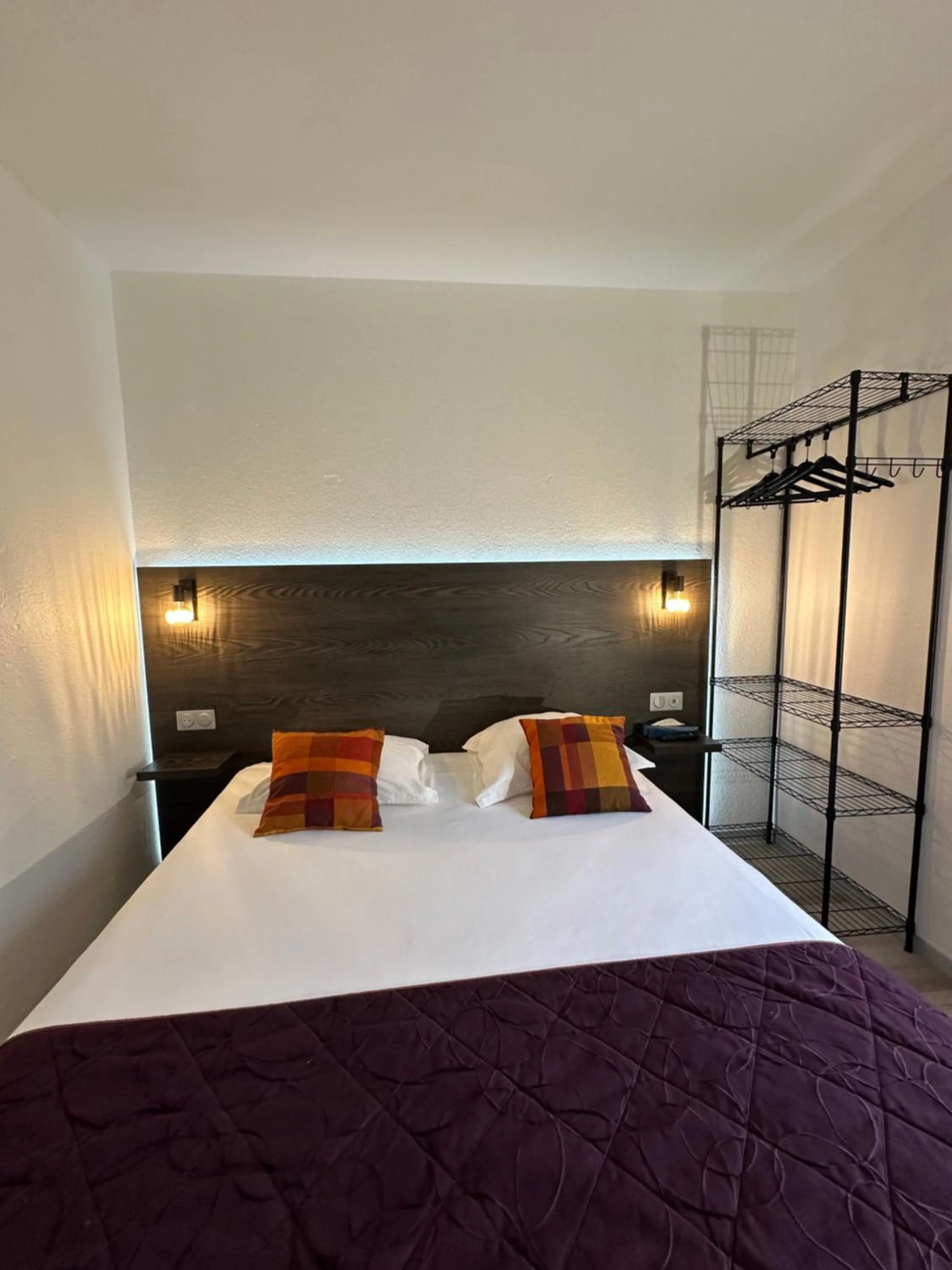 Bed in The Originals Access, Halt'Hotel, Clermont Agnetz