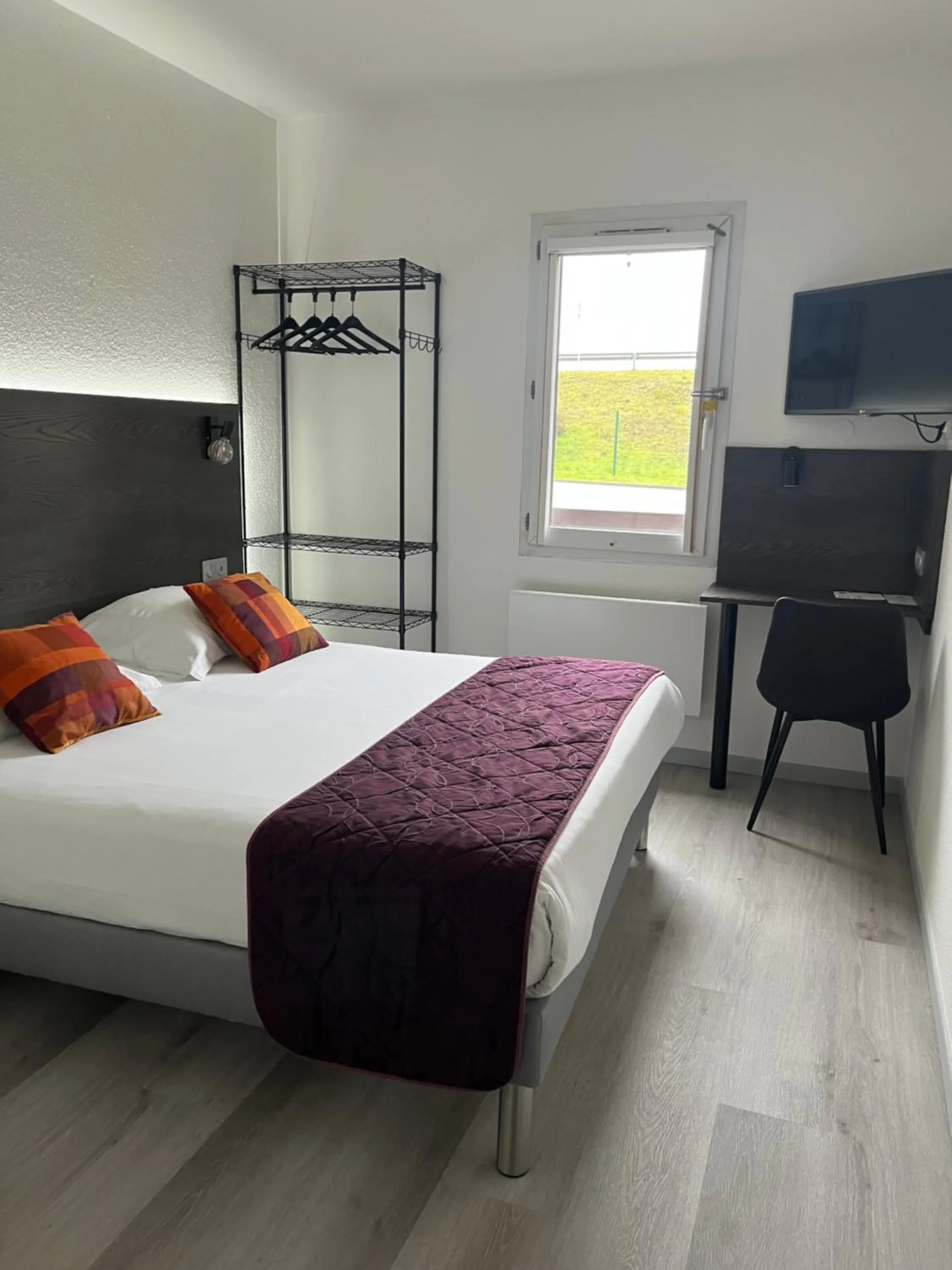 Bed in The Originals Access, Halt'Hotel, Clermont Agnetz