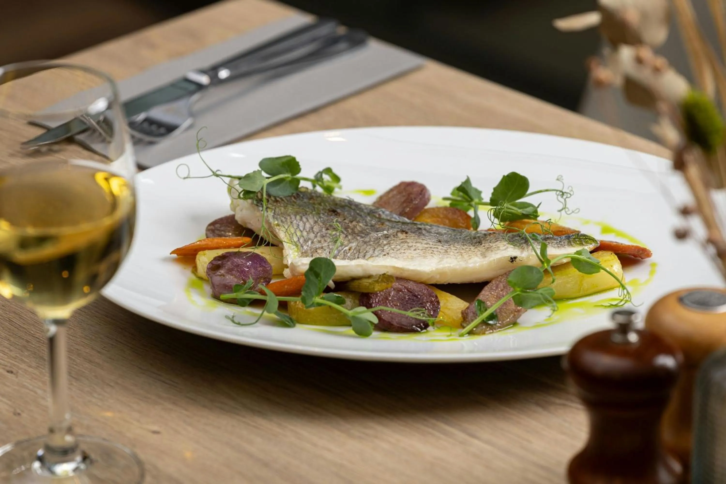 Lounge or bar in Courtyard by Marriott Toulouse Airport