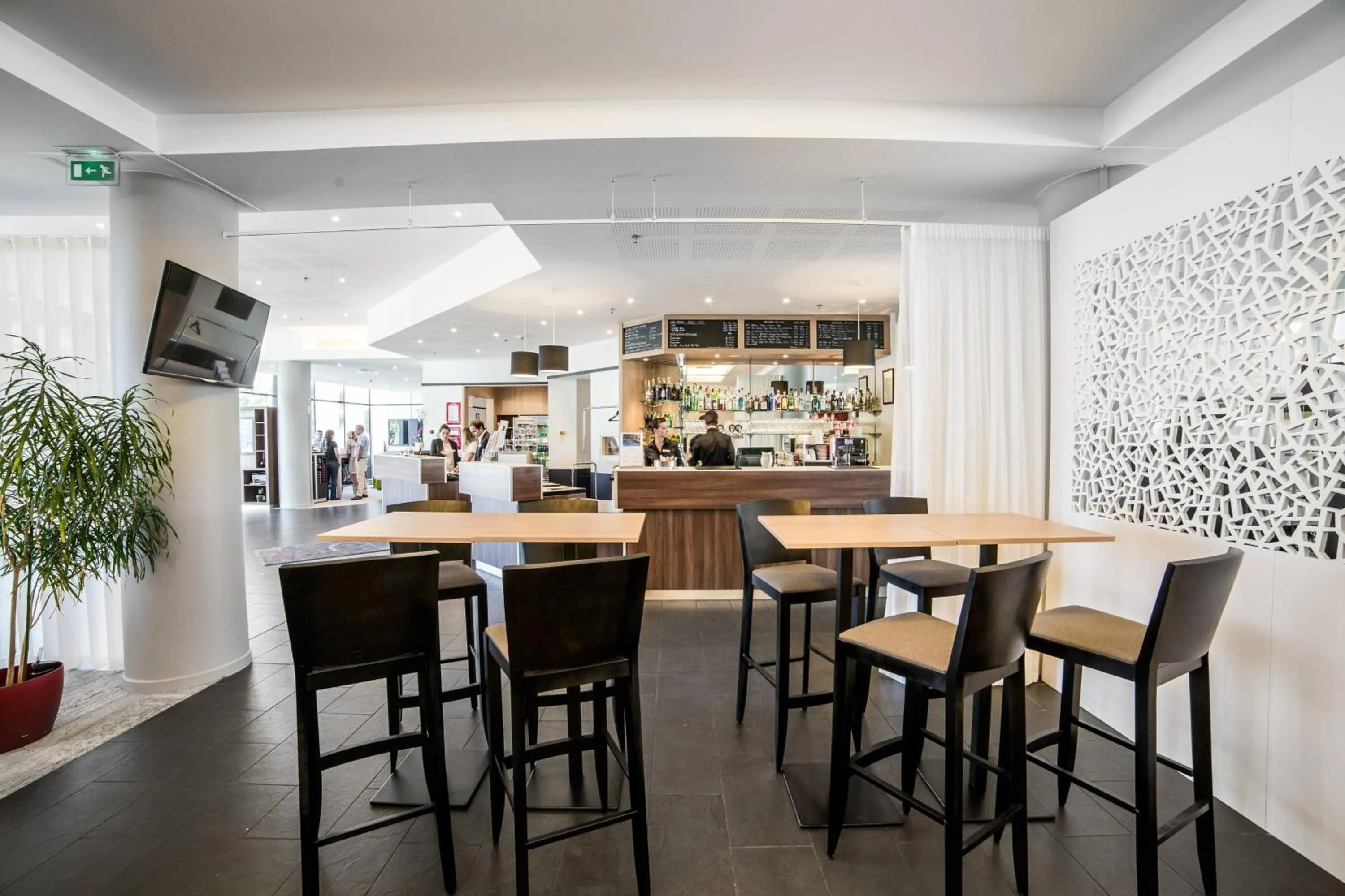 Lobby or reception in Courtyard by Marriott Toulouse Airport