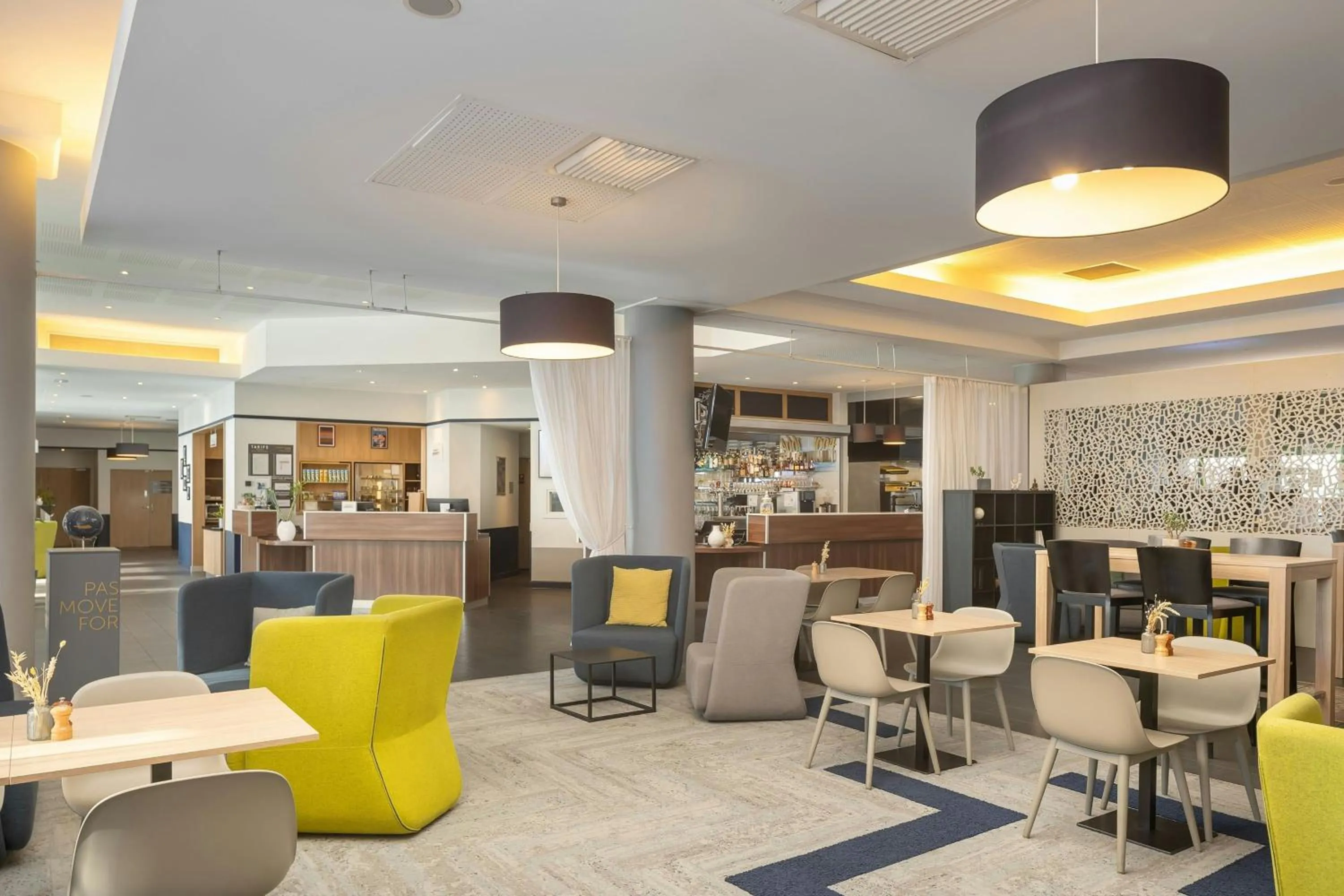 Lobby or reception in Courtyard by Marriott Toulouse Airport