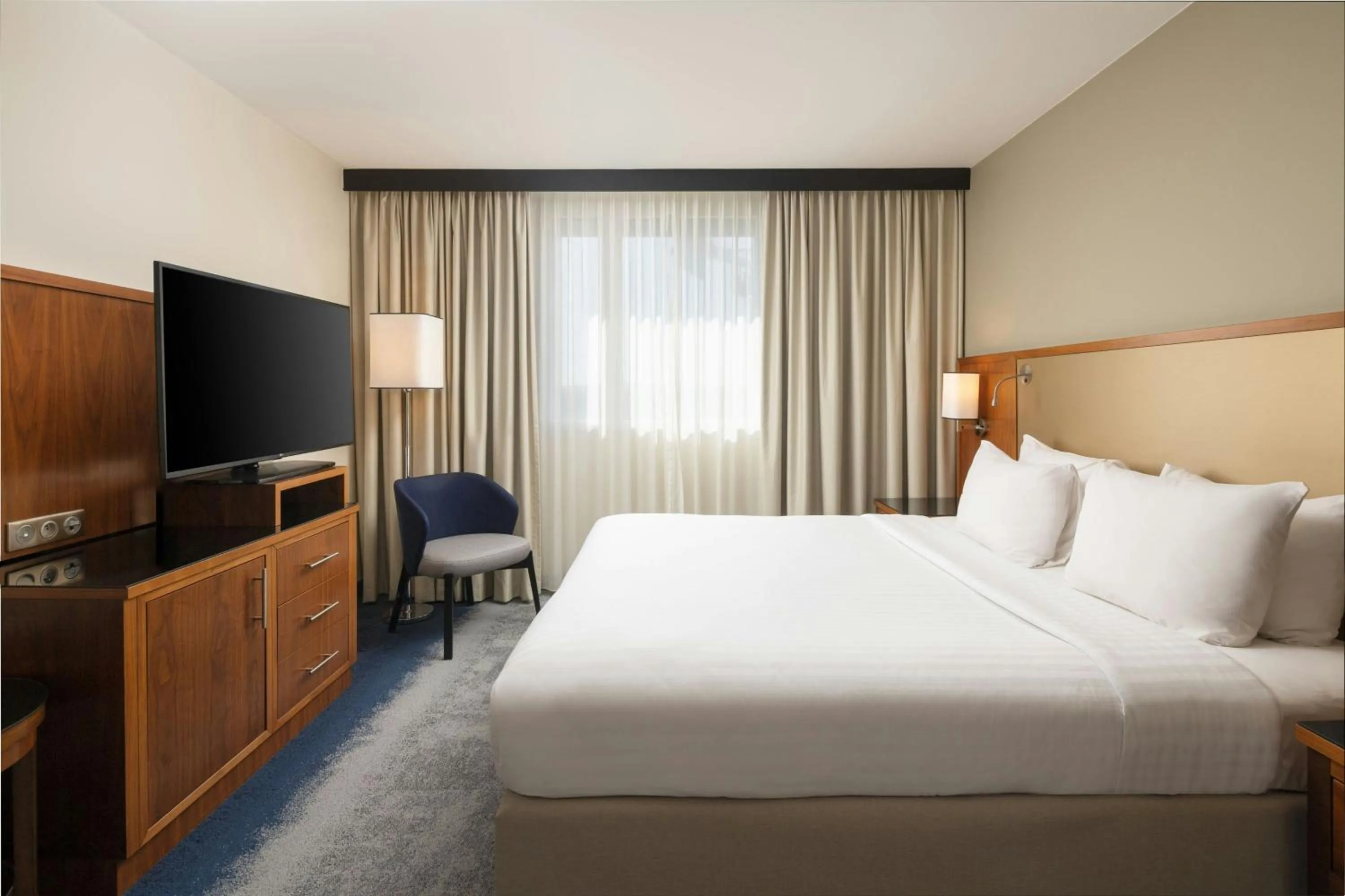 Bedroom, Bed in Courtyard by Marriott Toulouse Airport